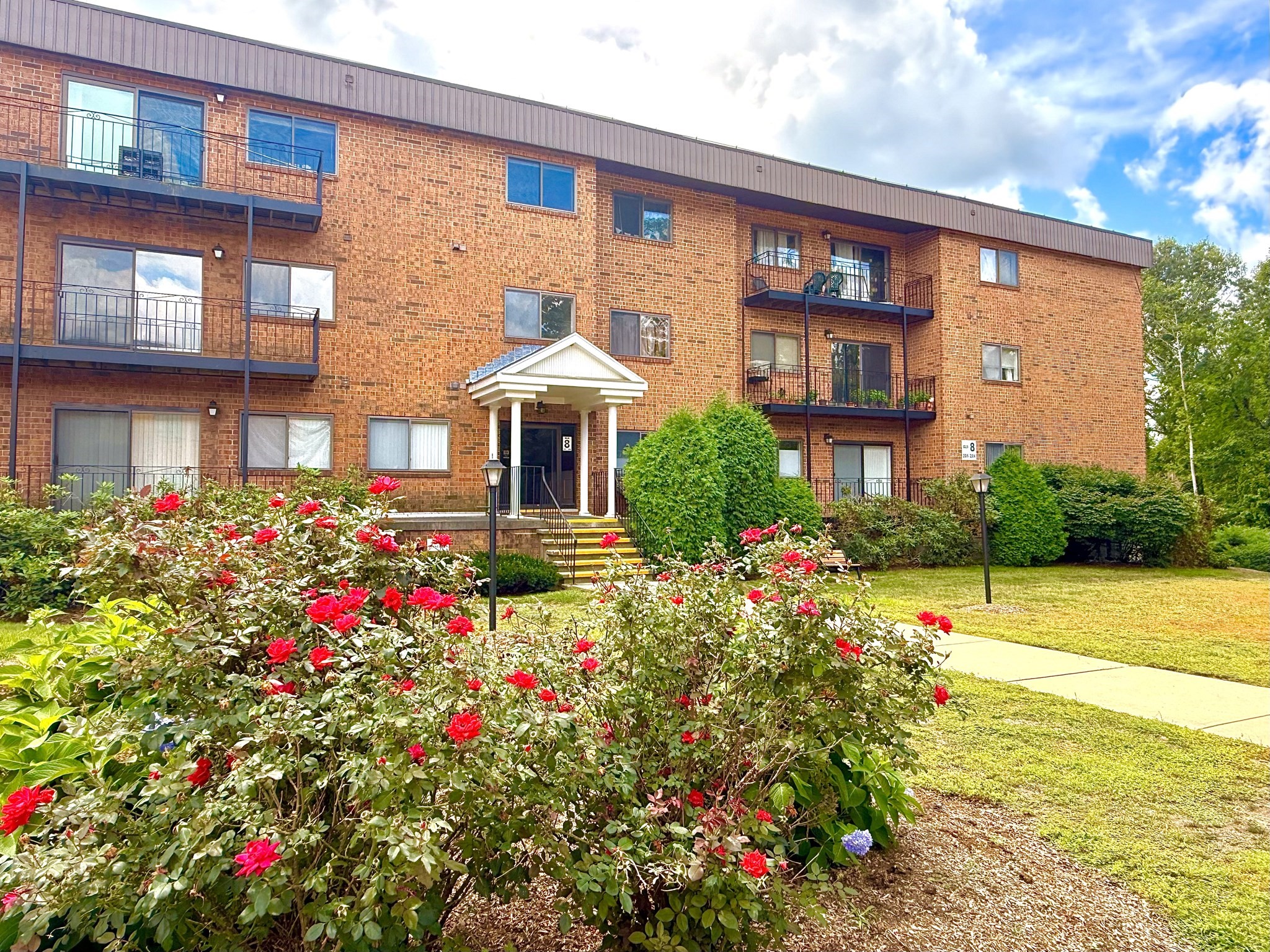 181 Littleton Rd Unit 212, Chelmsford, MA 01824