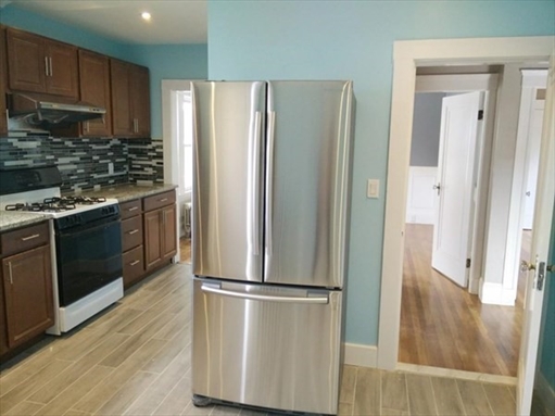 126 Lake St, Apt 2