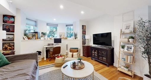 289 Beacon, Apt BF