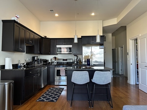 282 Maverick, Apt 3
