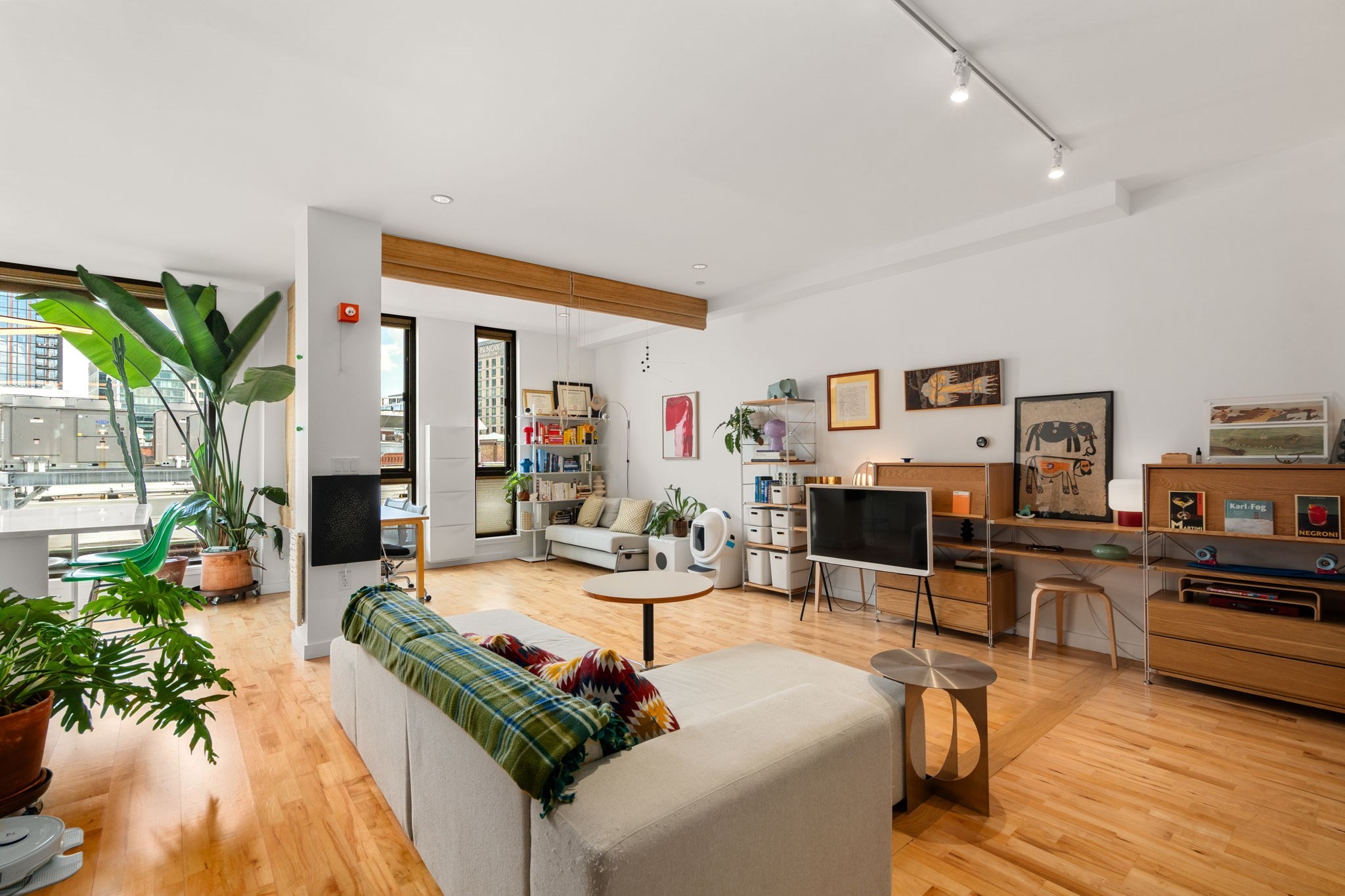 346 Congress Street Unit 608, Seaport, Boston, MA 02210