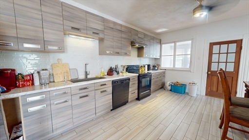 39 Temple Street, Apt 2