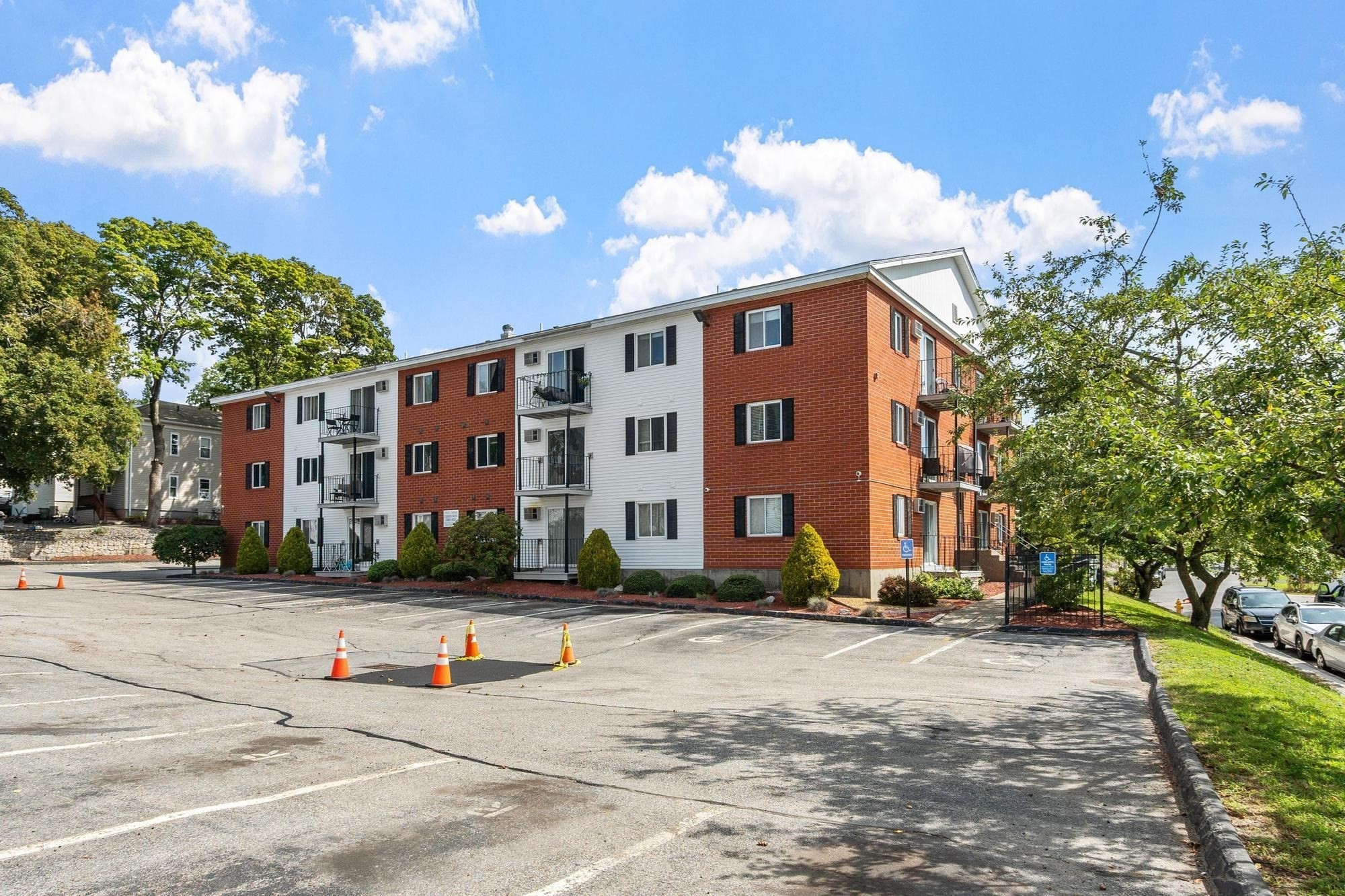 56 Edgeworth Unit 16, Worcester, MA 01605