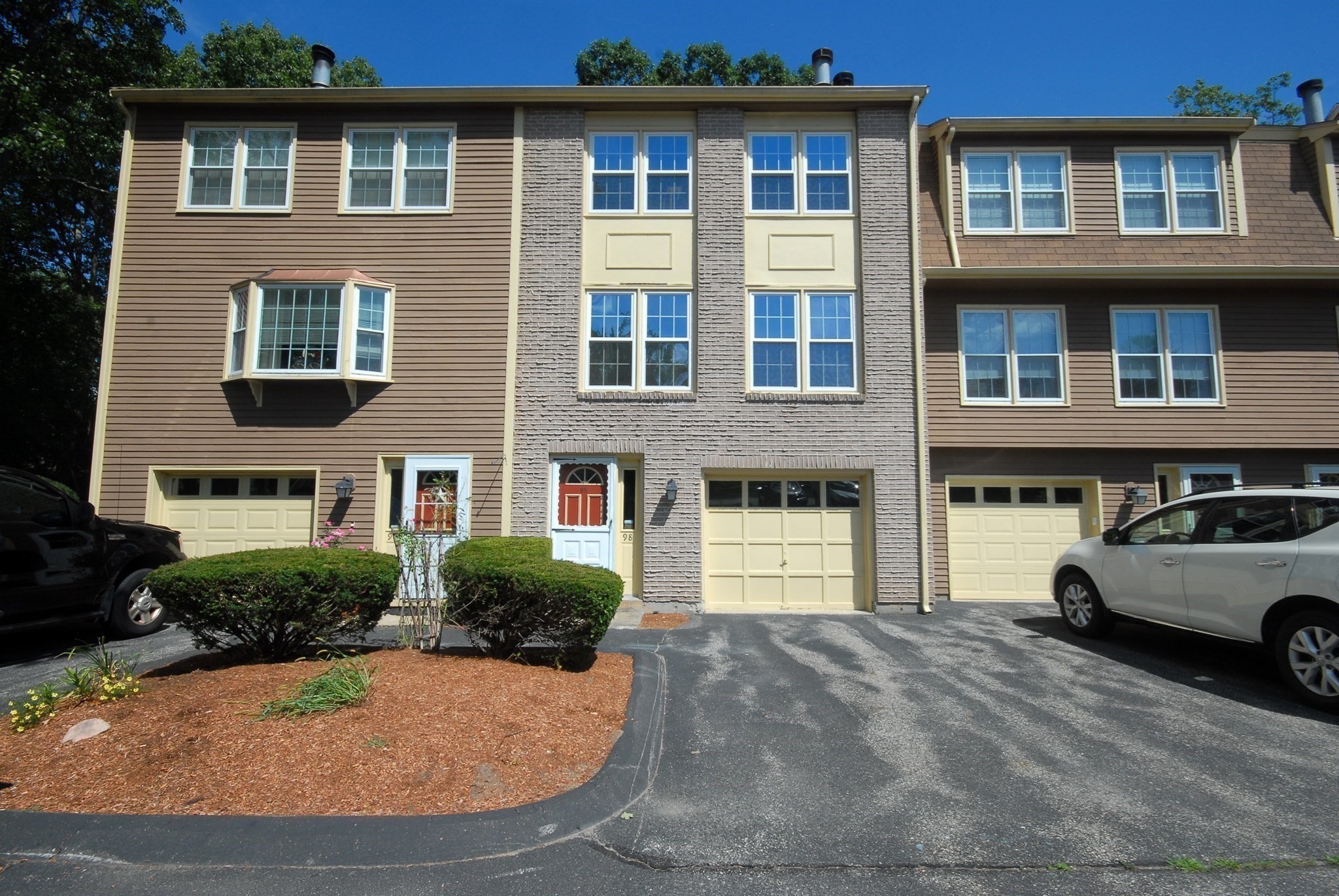 98 Heritage Dr Unit 98, Tewksbury, MA 01876