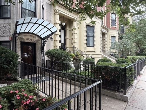 56 Commonwealth Ave, Apt 22