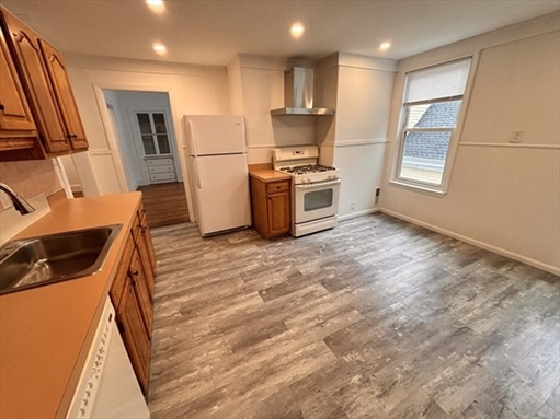 10 stickney ave, Apt 3