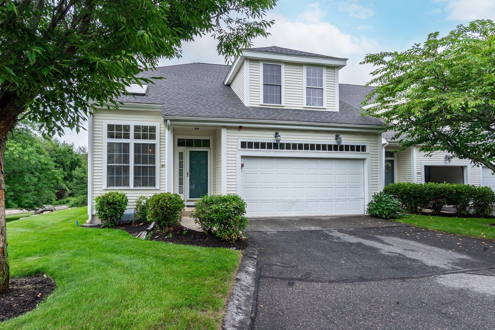 4 Kingson Ln Unit 1, Medway, MA 02053