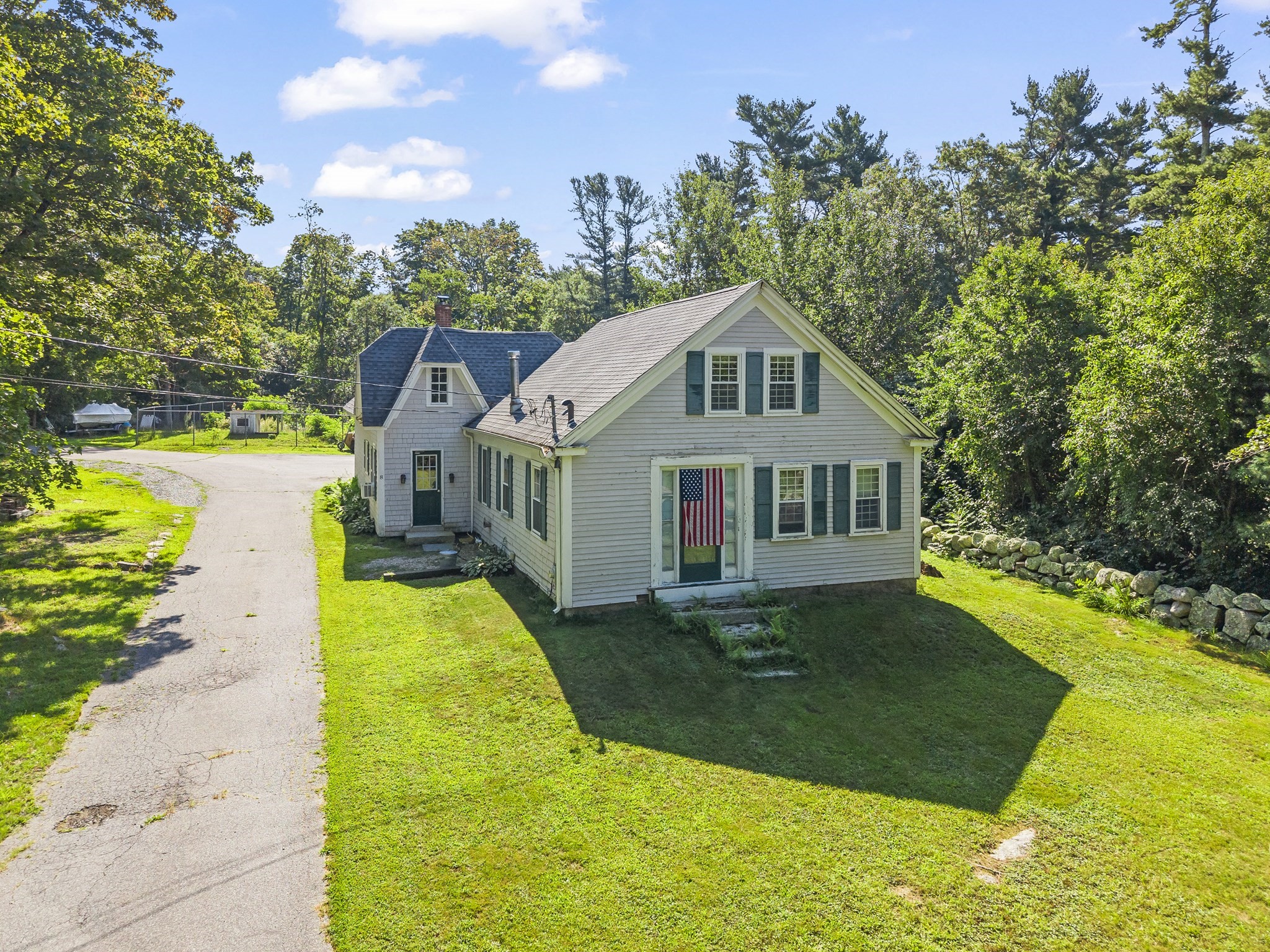 8 S Main St, Carver, MA 02330