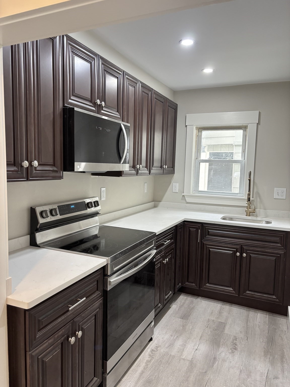 22 Pleasant St, Fitchburg, MA 01420