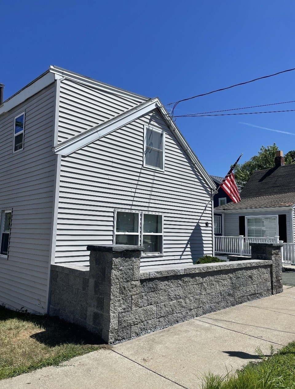 16 Lynn St, Peabody, MA 01960