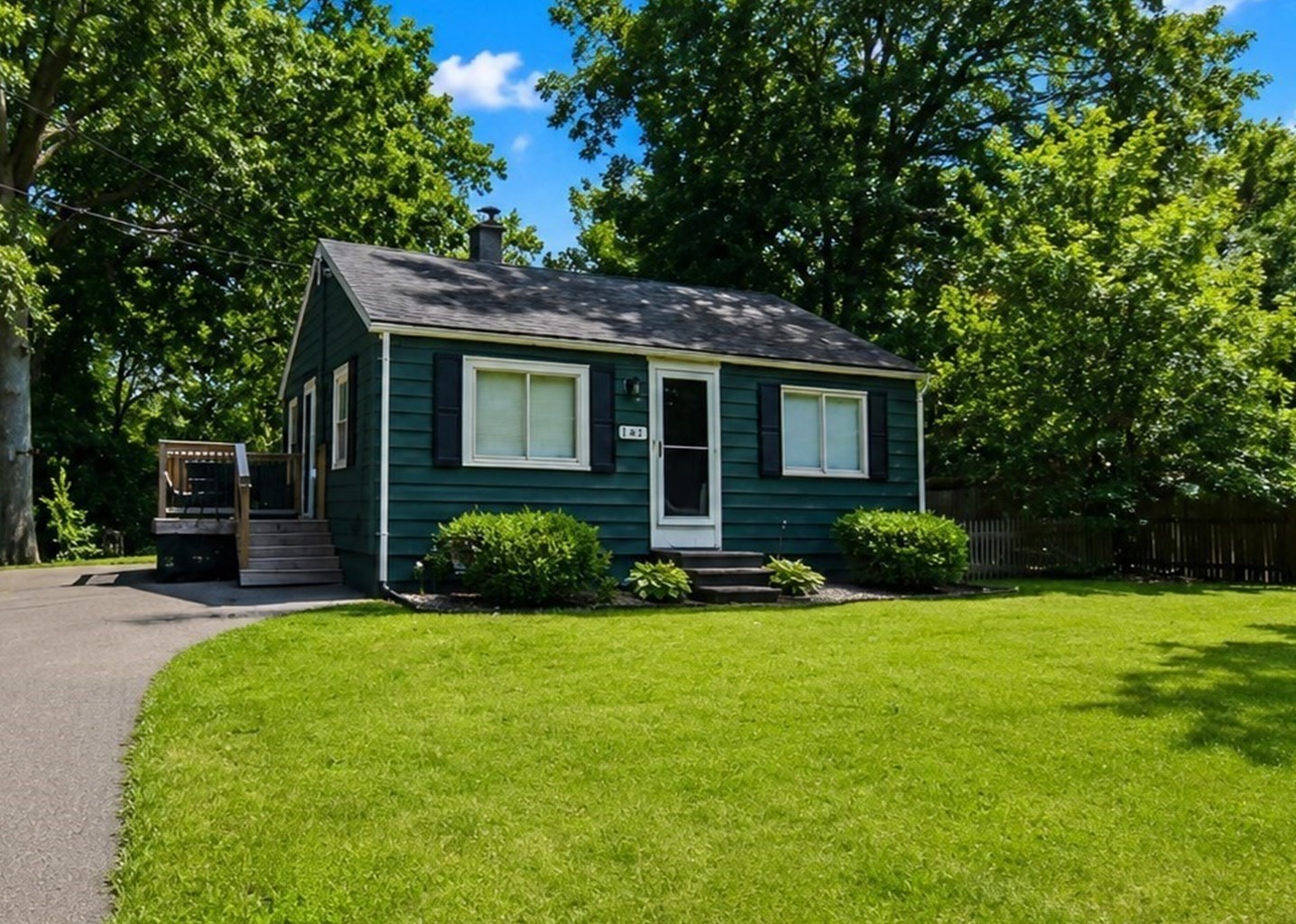 143 Stuart St, Springfield, MA 01119