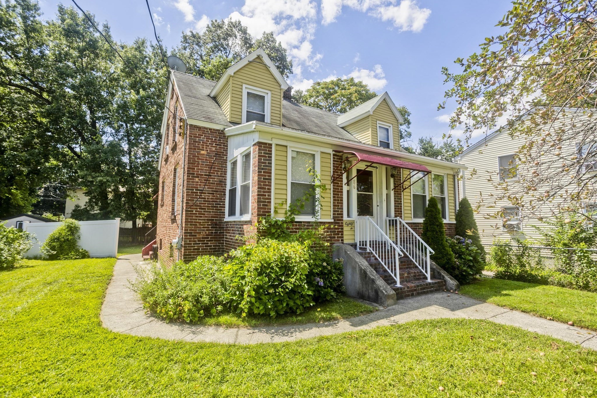 86 Laurence, Springfield, MA 01104
