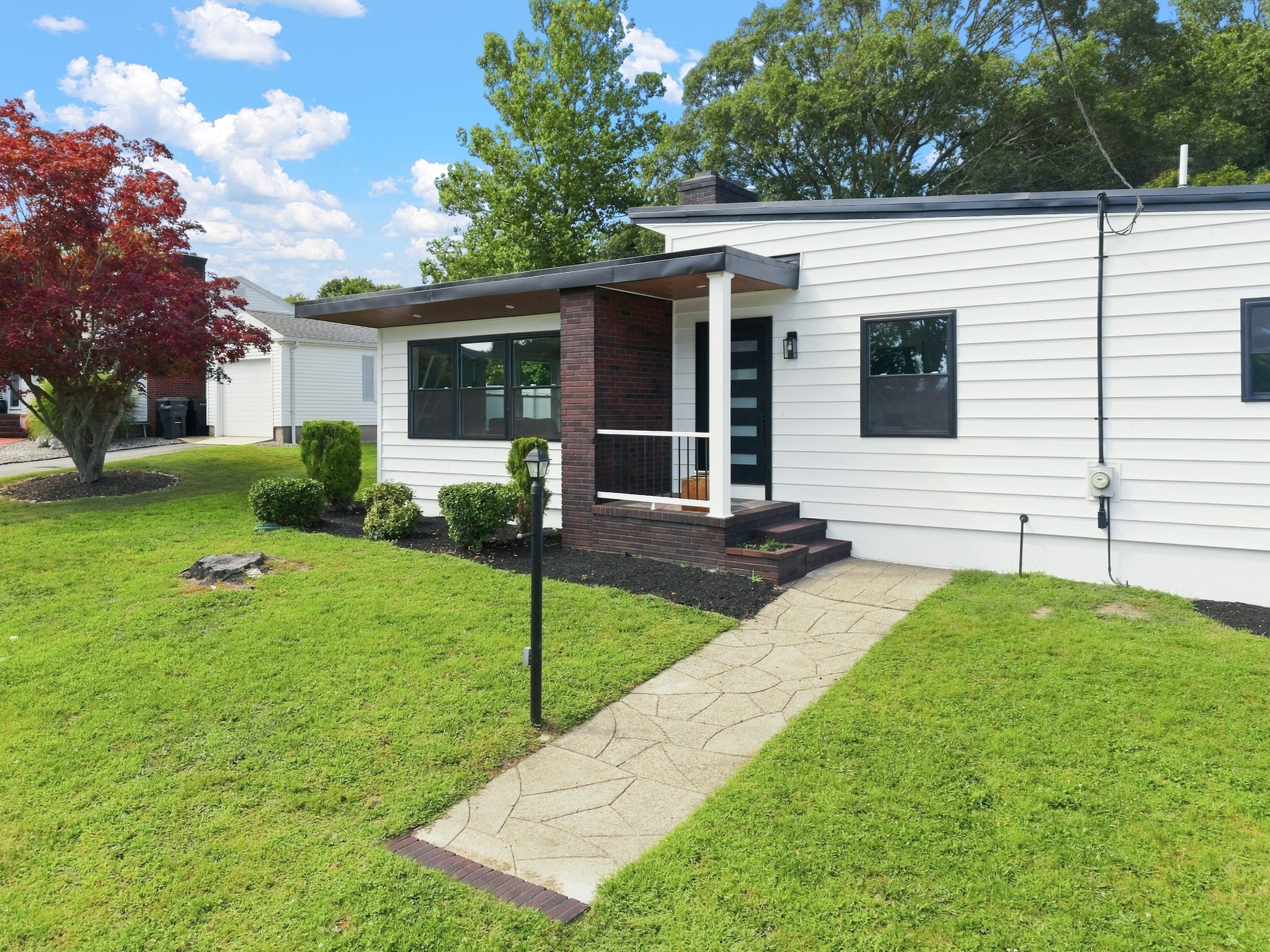 21 Hilltop Rd, Dartmouth, MA 02747 - Image 2