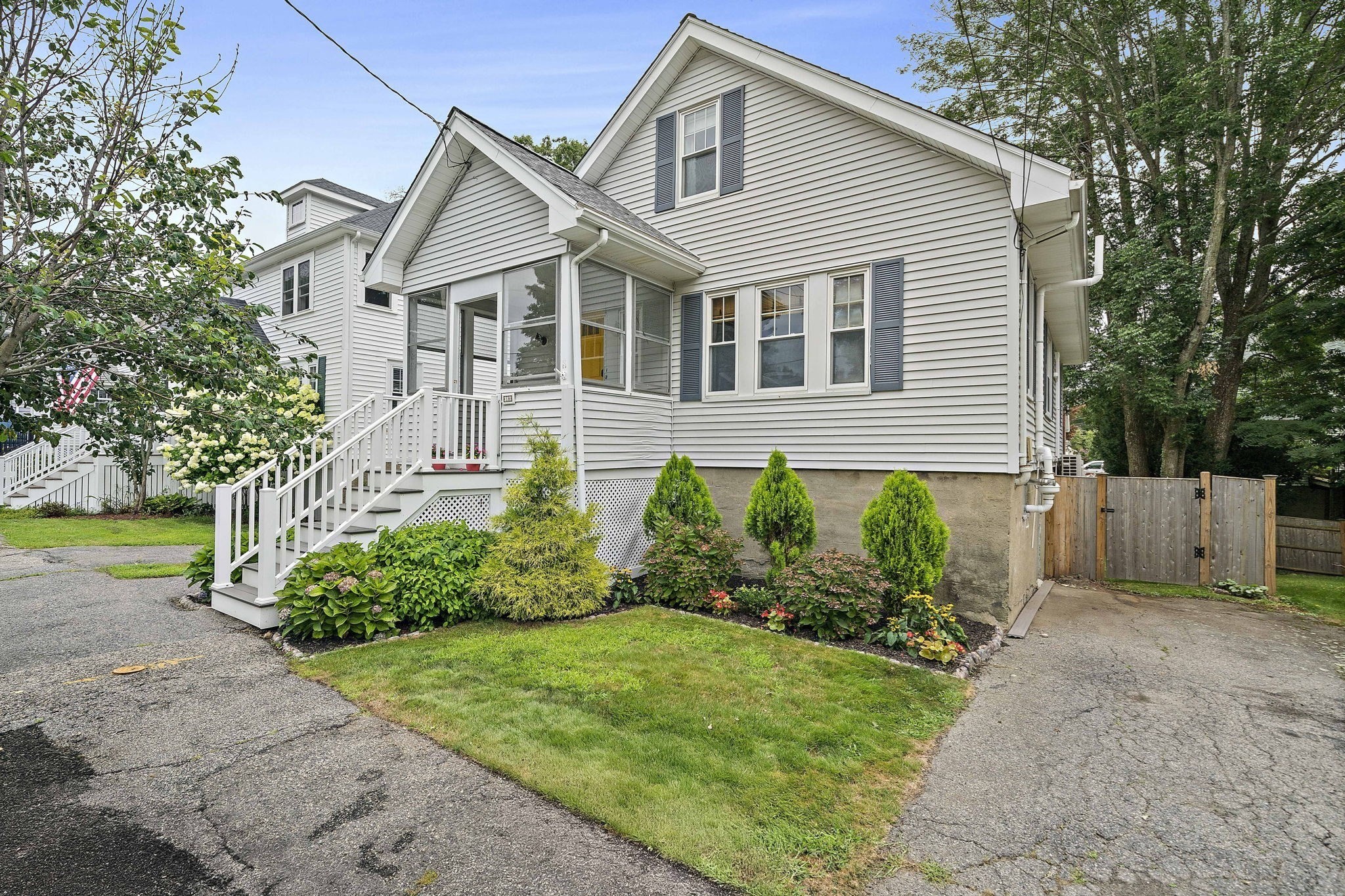 18 Thurlow St, West Roxbury, Boston, MA 02132
