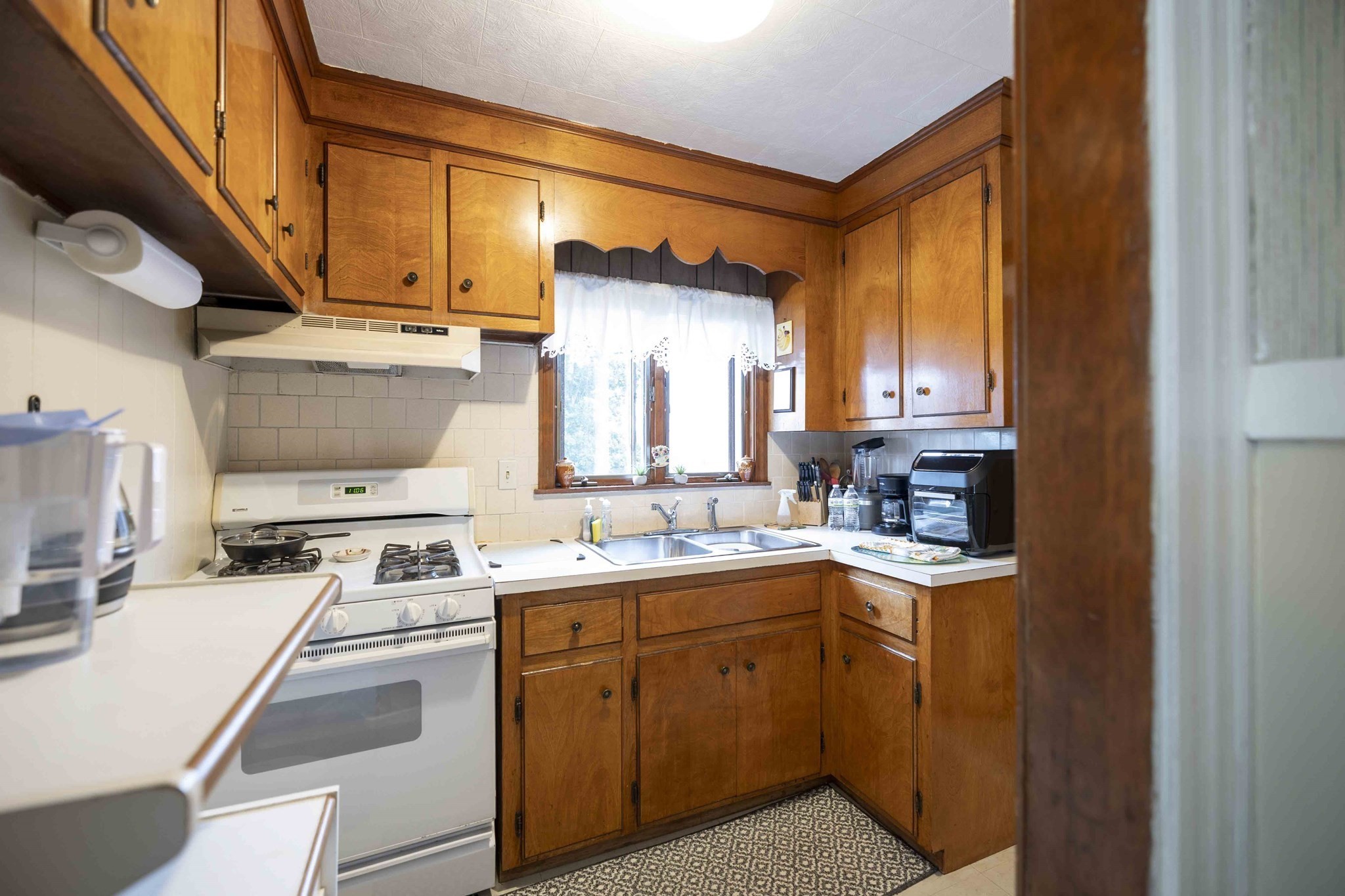 610 Bradford Ave, Fall River, MA 02721 - Image 14