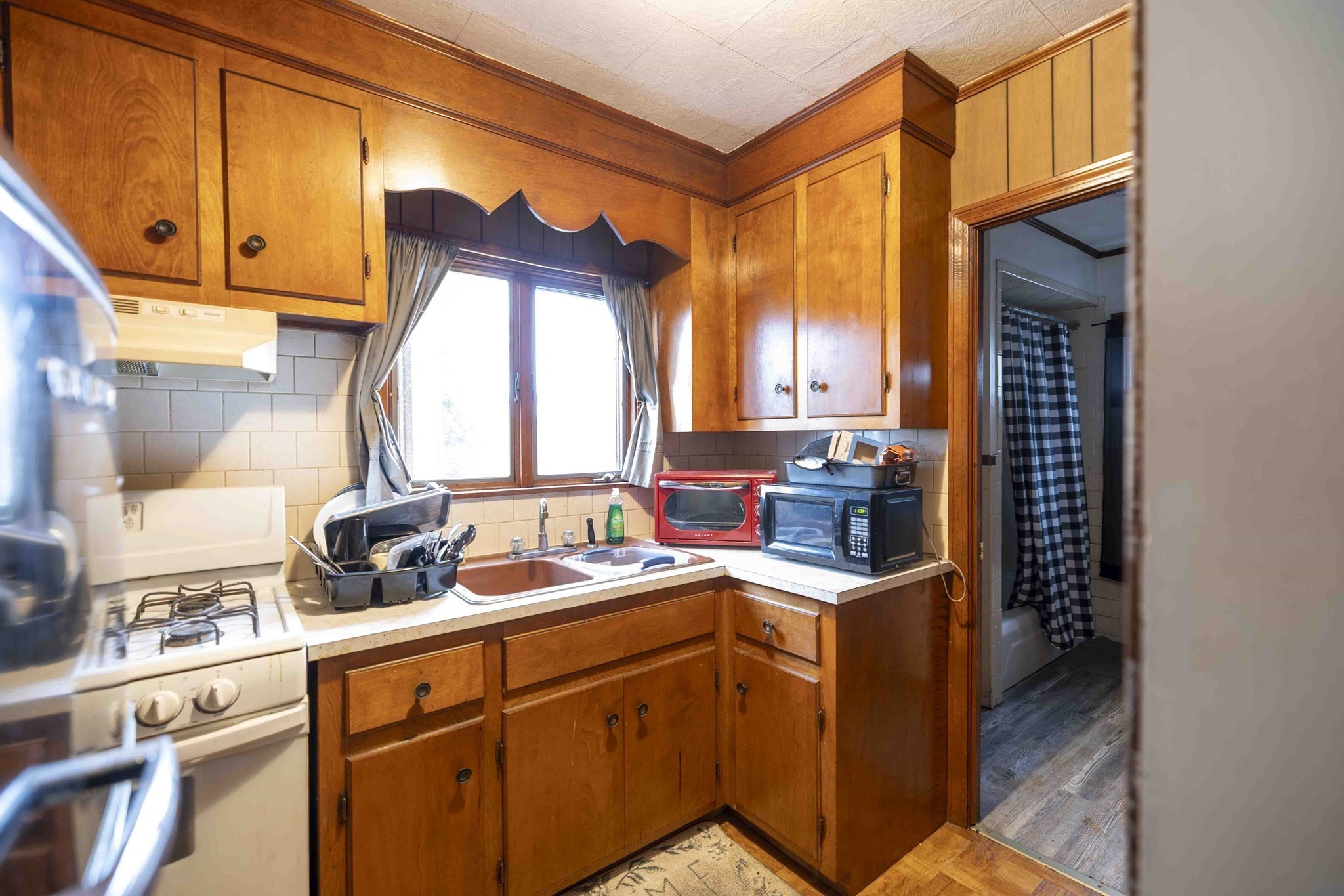 610 Bradford Ave, Fall River, MA 02721 - Image 9
