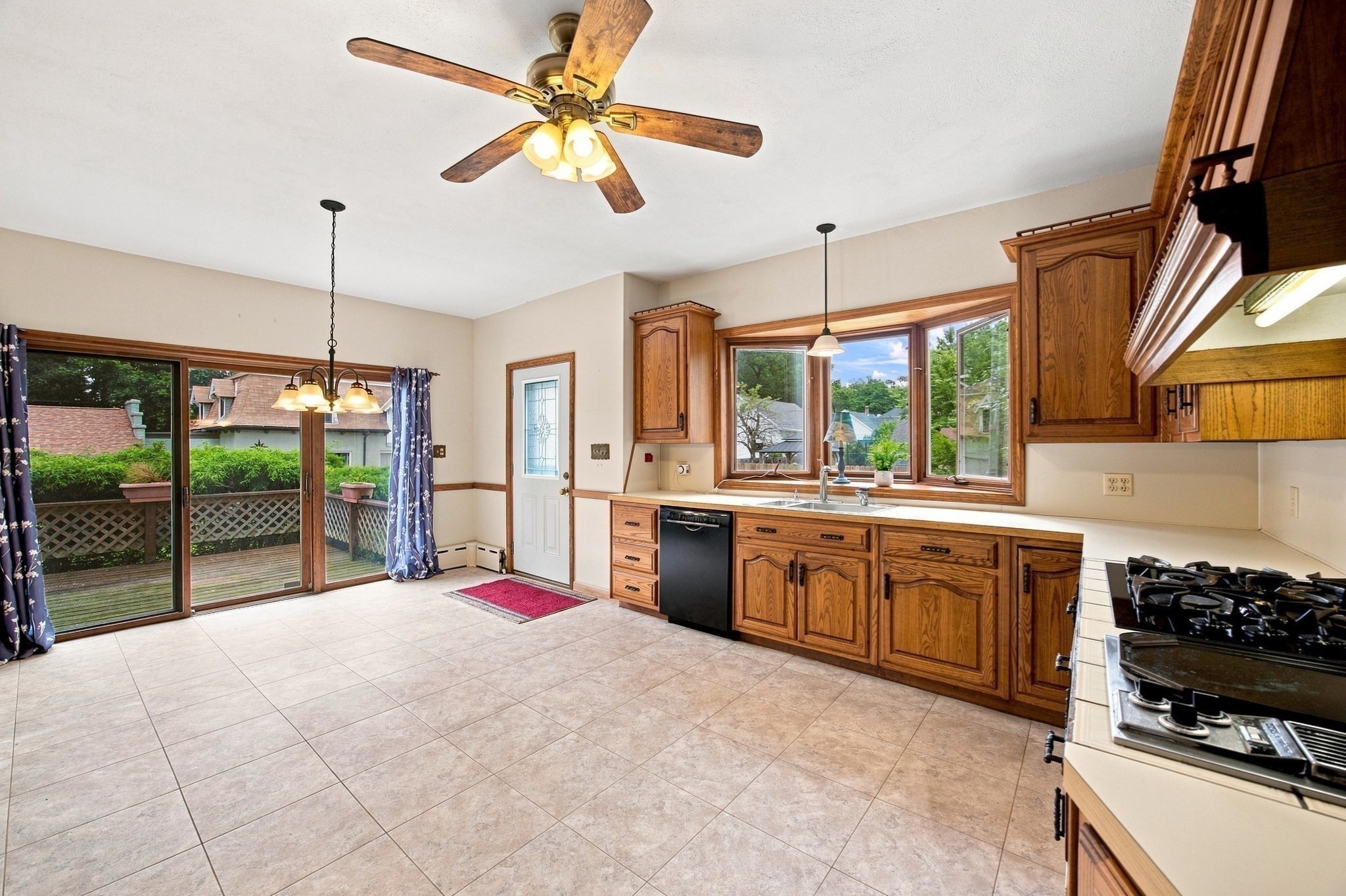 82 Noel St, Springfield, MA 01108 - Image 11