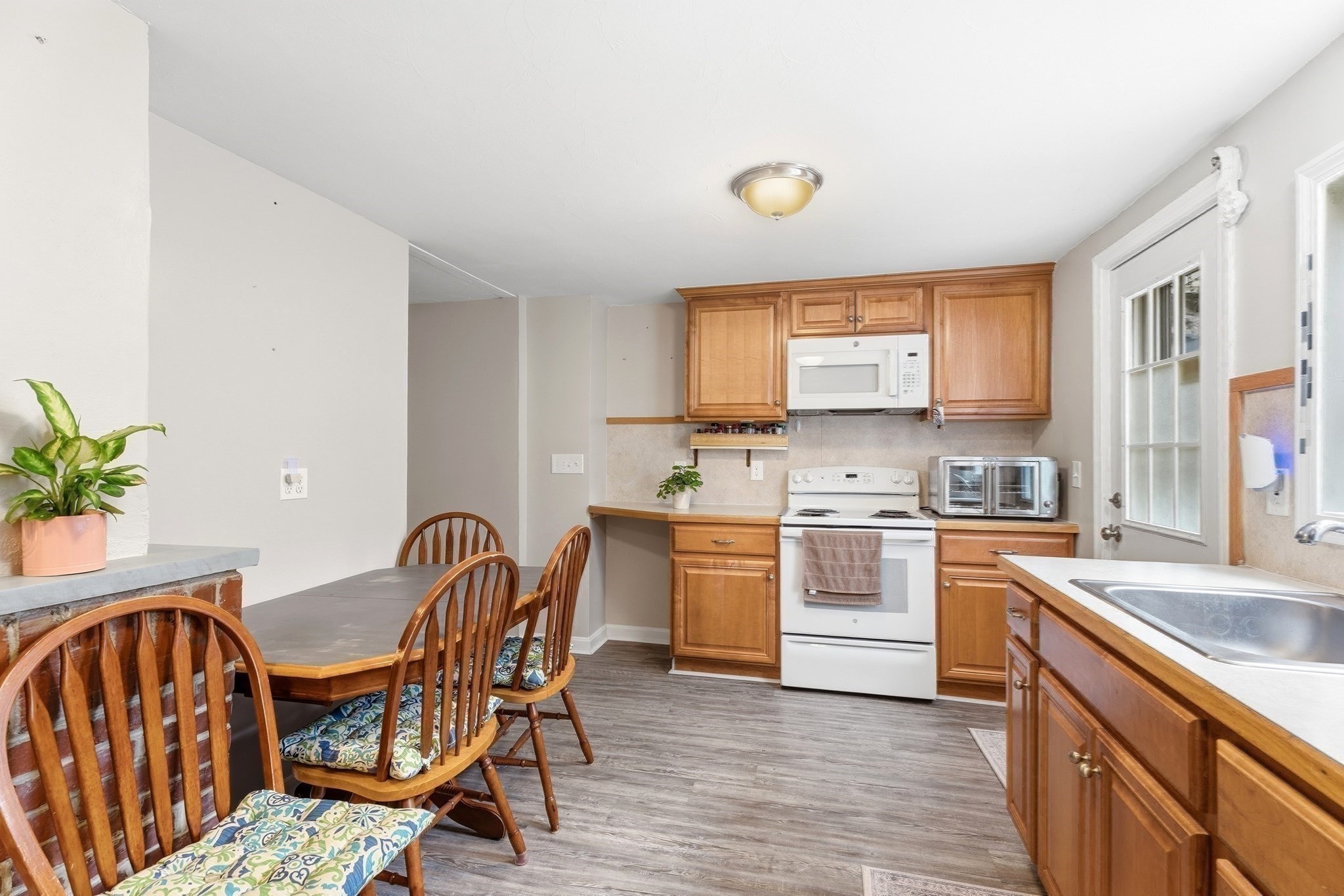 55 Friendship St, Billerica, MA 01821 - Image 11