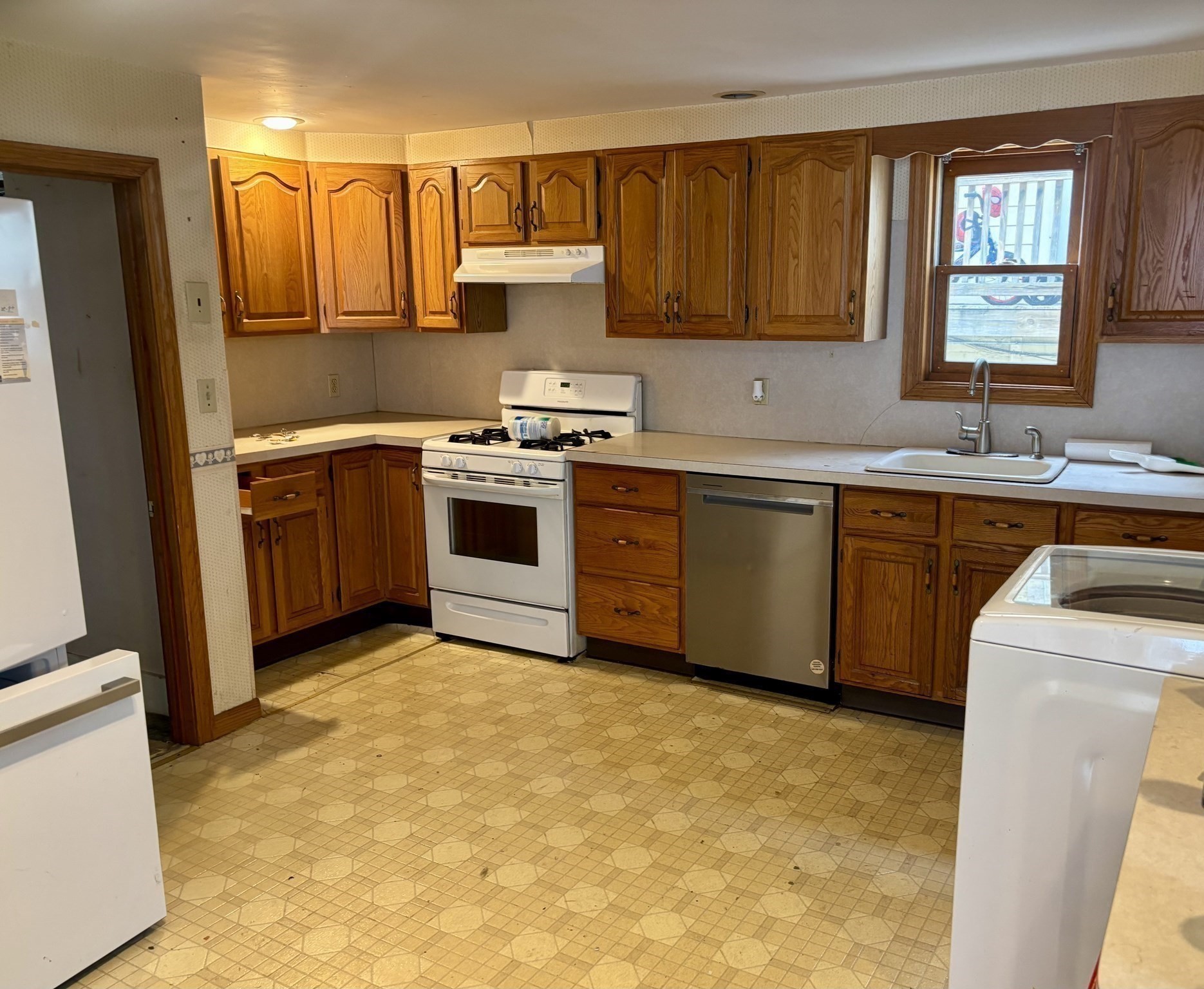 26 Elm Street, Spencer, MA 01562 - Image 9