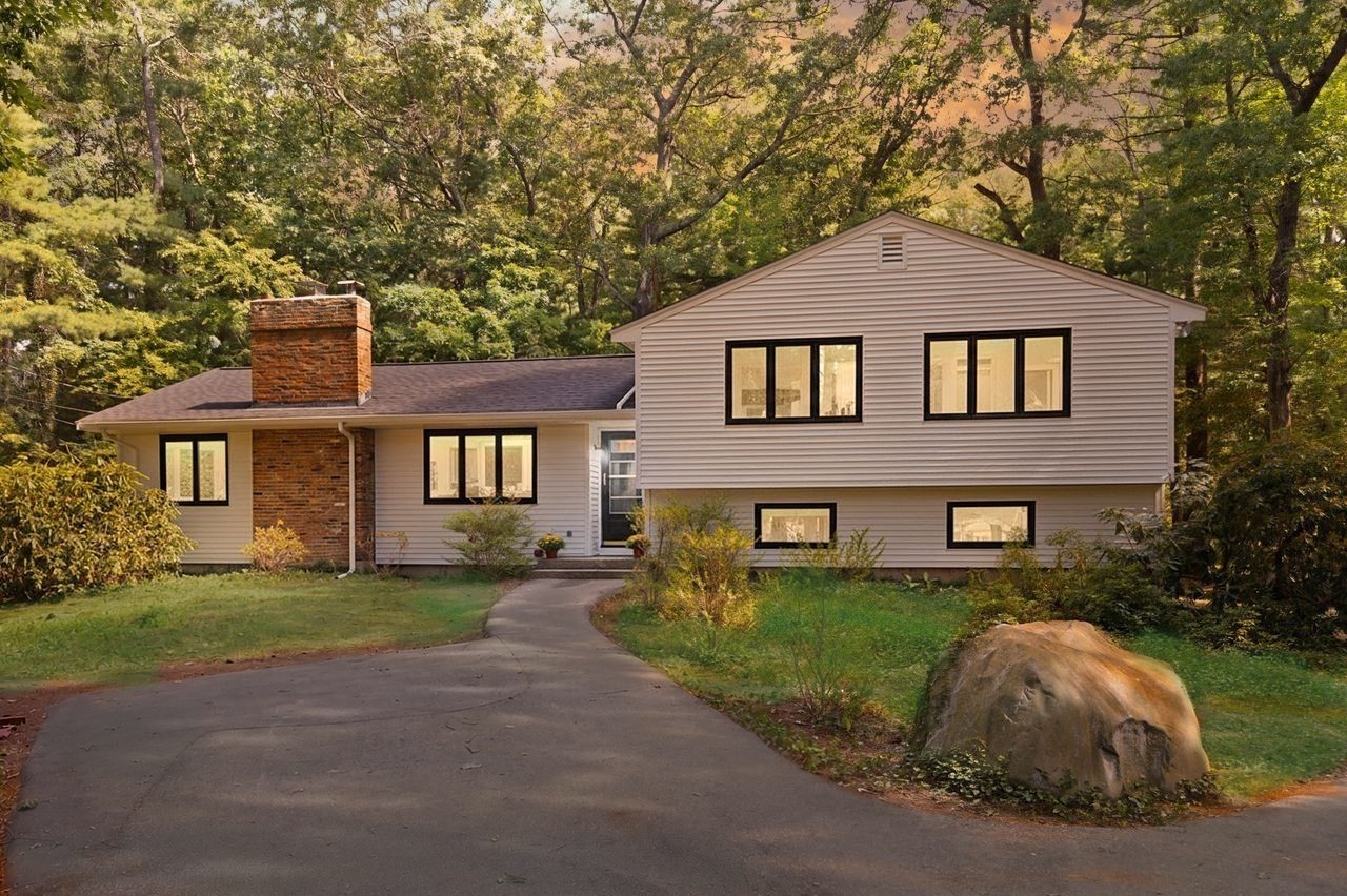 20 Algonquin Rd, Canton, MA 02021