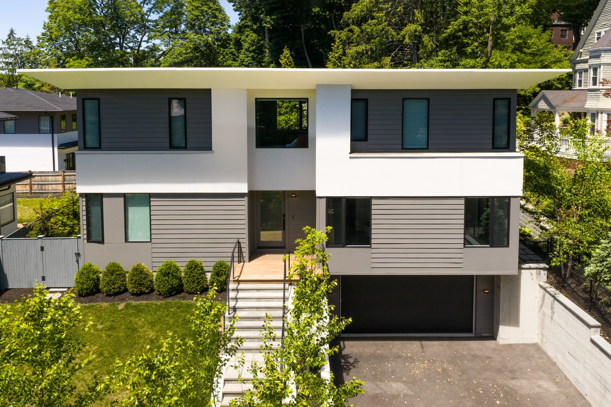 221 Gardner Rd, Brookline, MA 02445