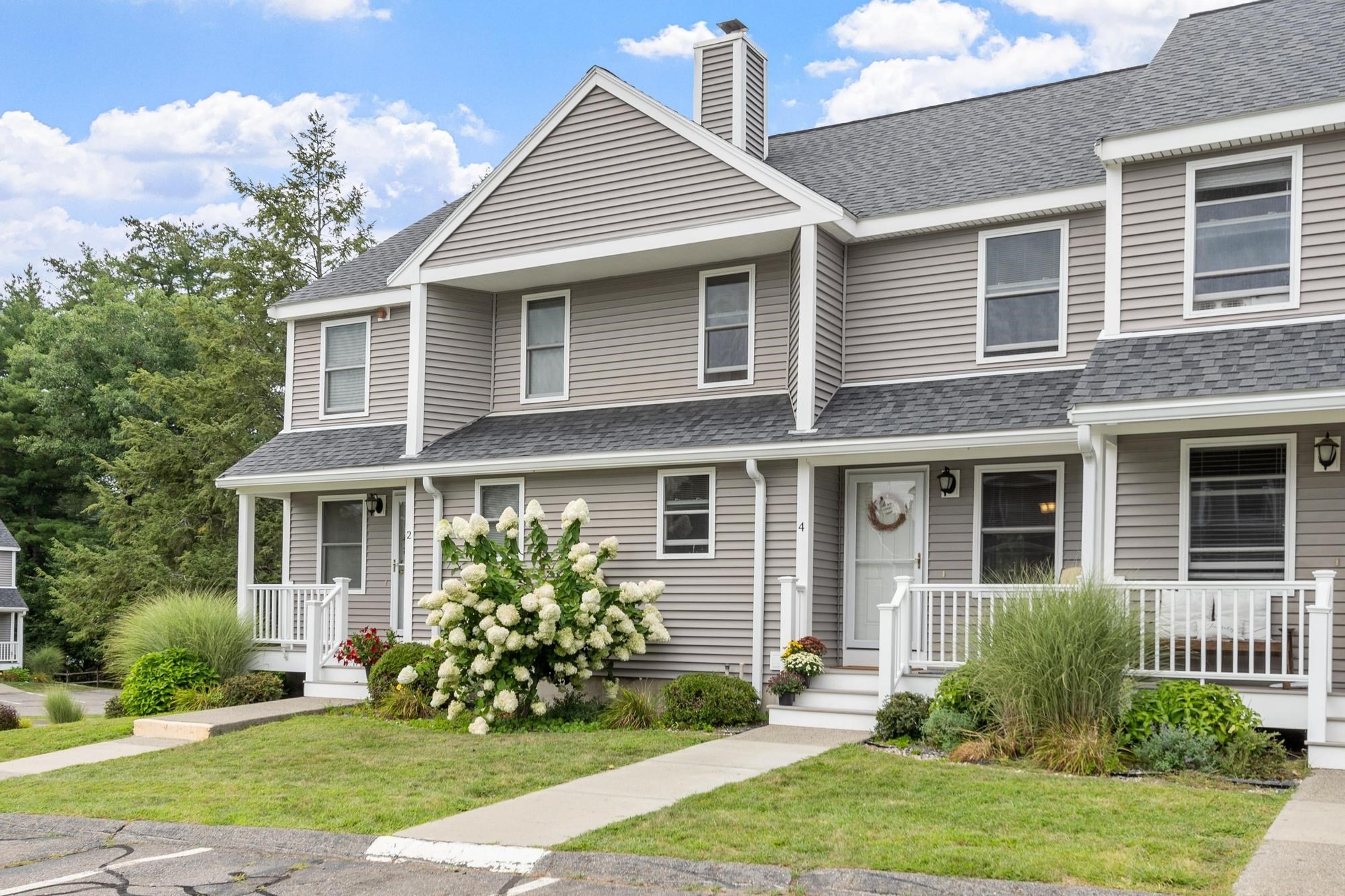 4 Sycamore Dr Unit 4, Leominster, MA 01453