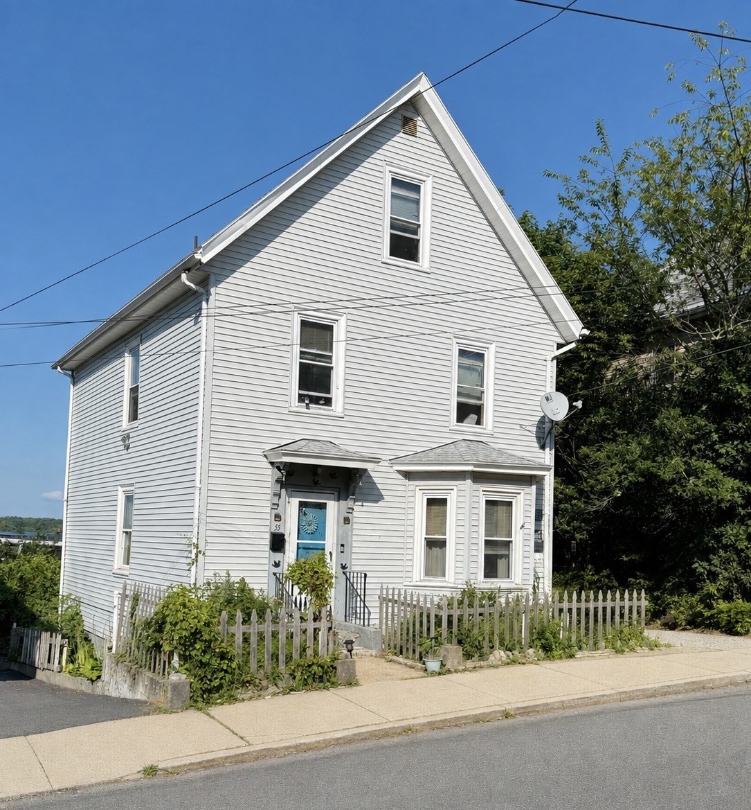 35 Ridgeway St, Lynn, MA 01902