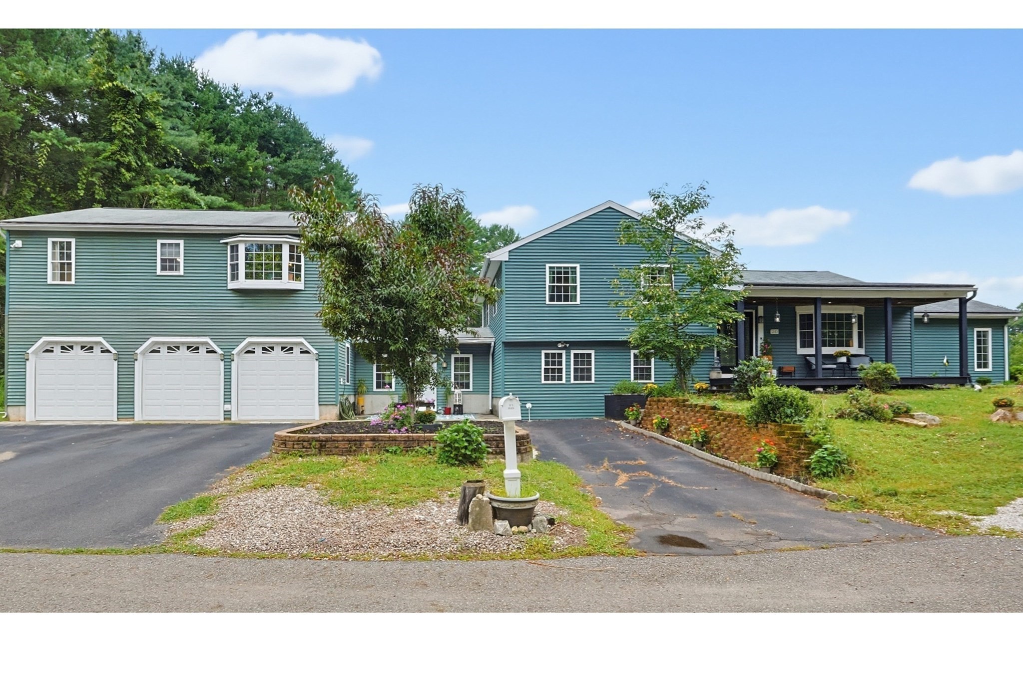25 Old Elmdale Rd, Uxbridge, MA 01569