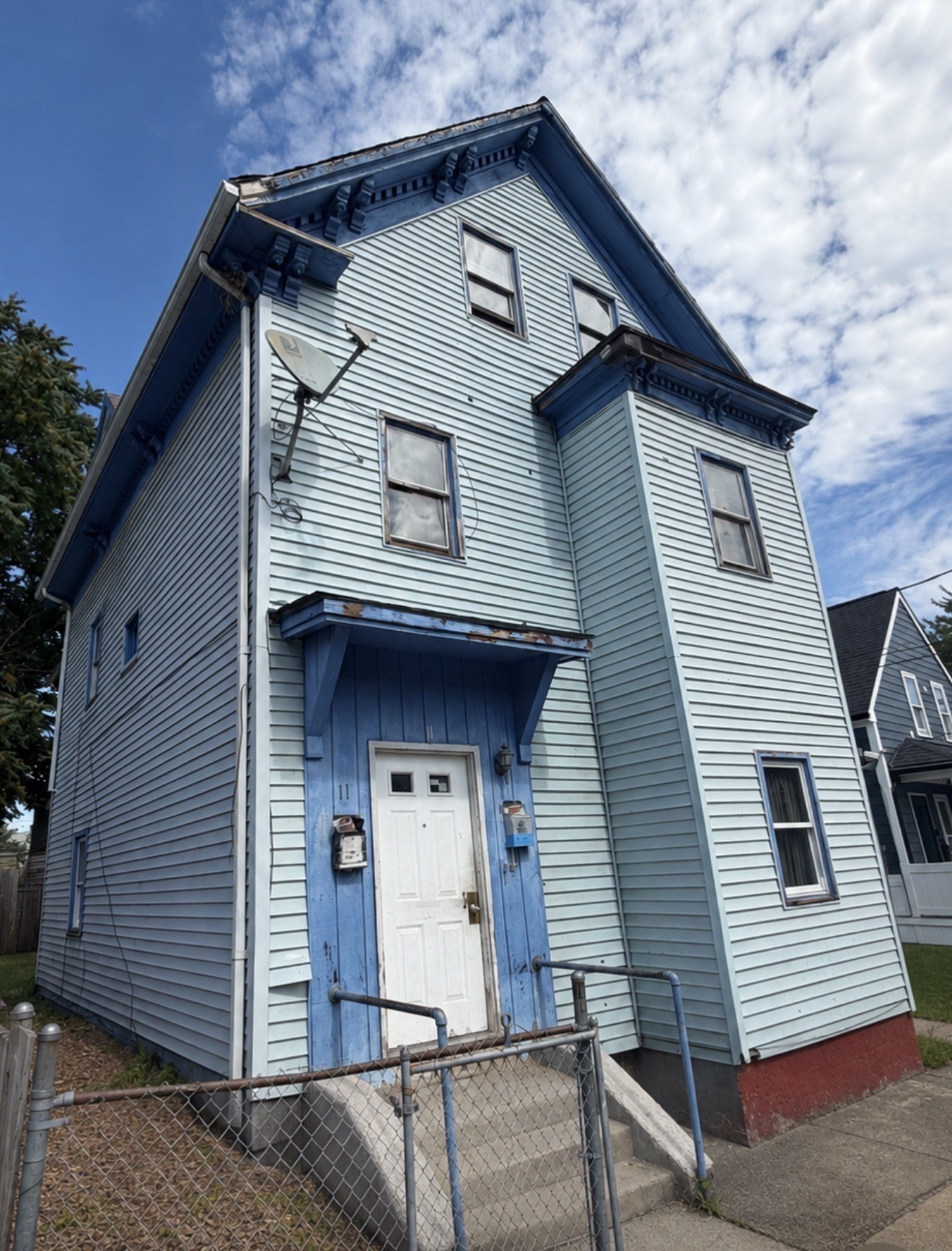 11 Brownville Ave, Lynn, MA 01902