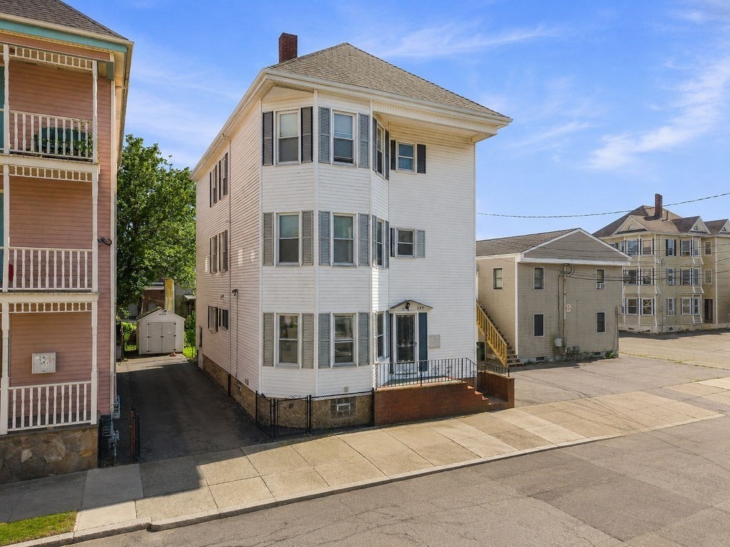 320 Davis Street, New Bedford, MA 02746 - Image 2