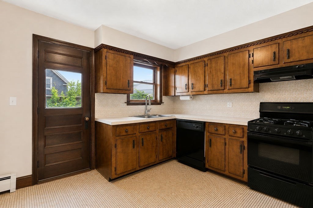 320 Davis Street, New Bedford, MA 02746 - Image 22