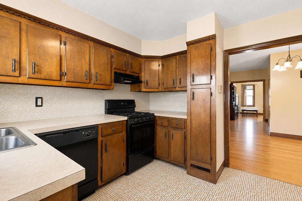 320 Davis Street, New Bedford, MA 02746 - Image 37
