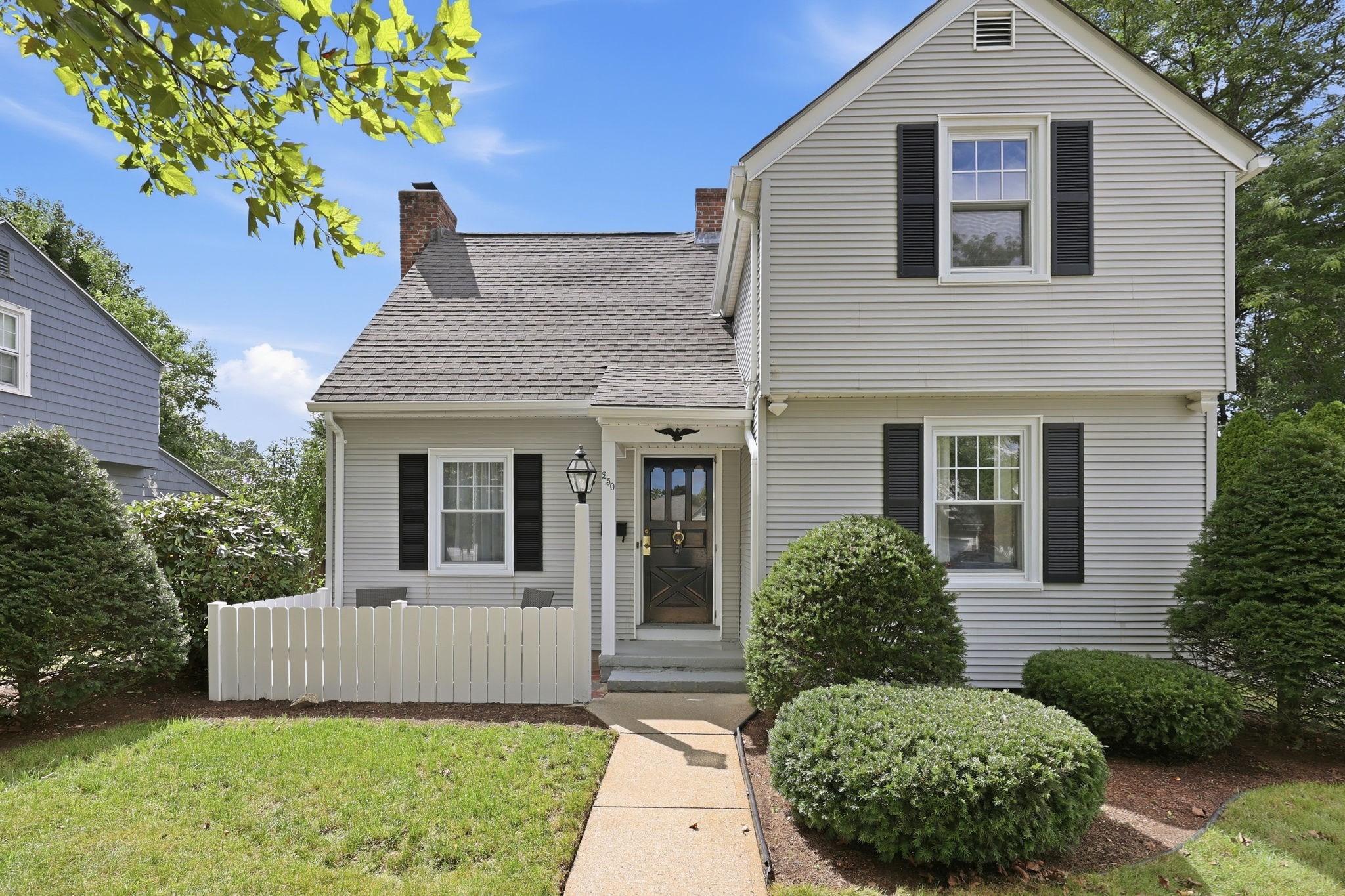 250 Gillette Ave, Springfield, MA 01118