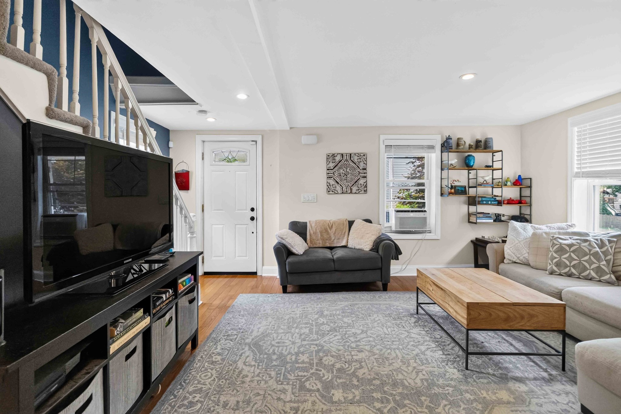 6 Carter Pl, Woburn, MA 01801