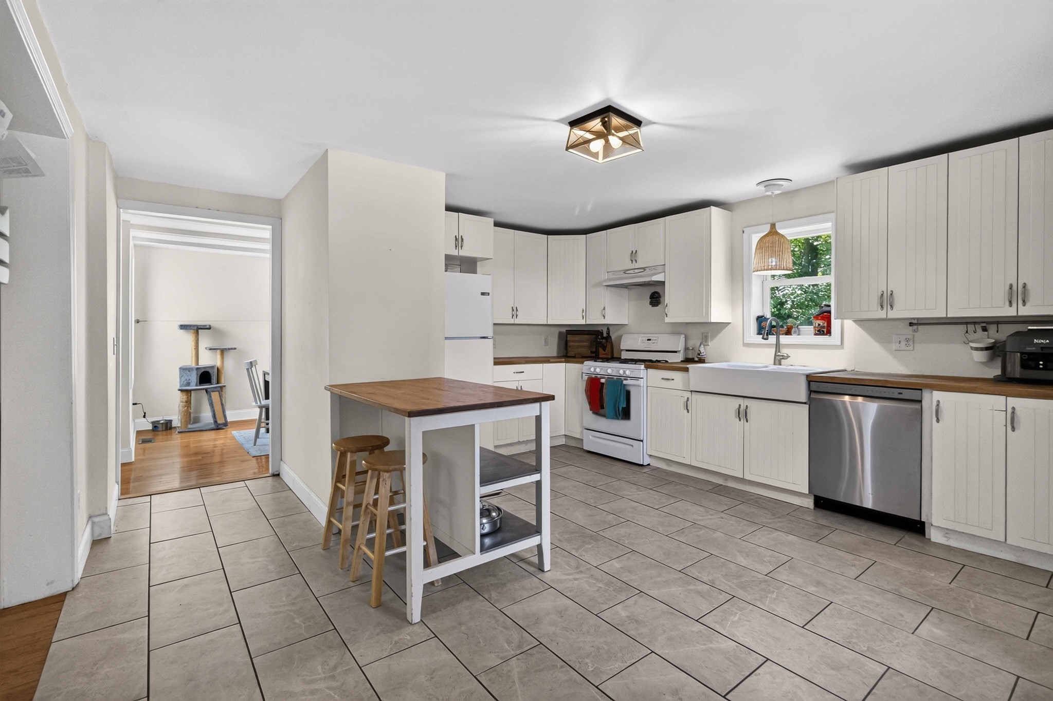 6 Carter Pl, Woburn, MA 01801 - Image 9