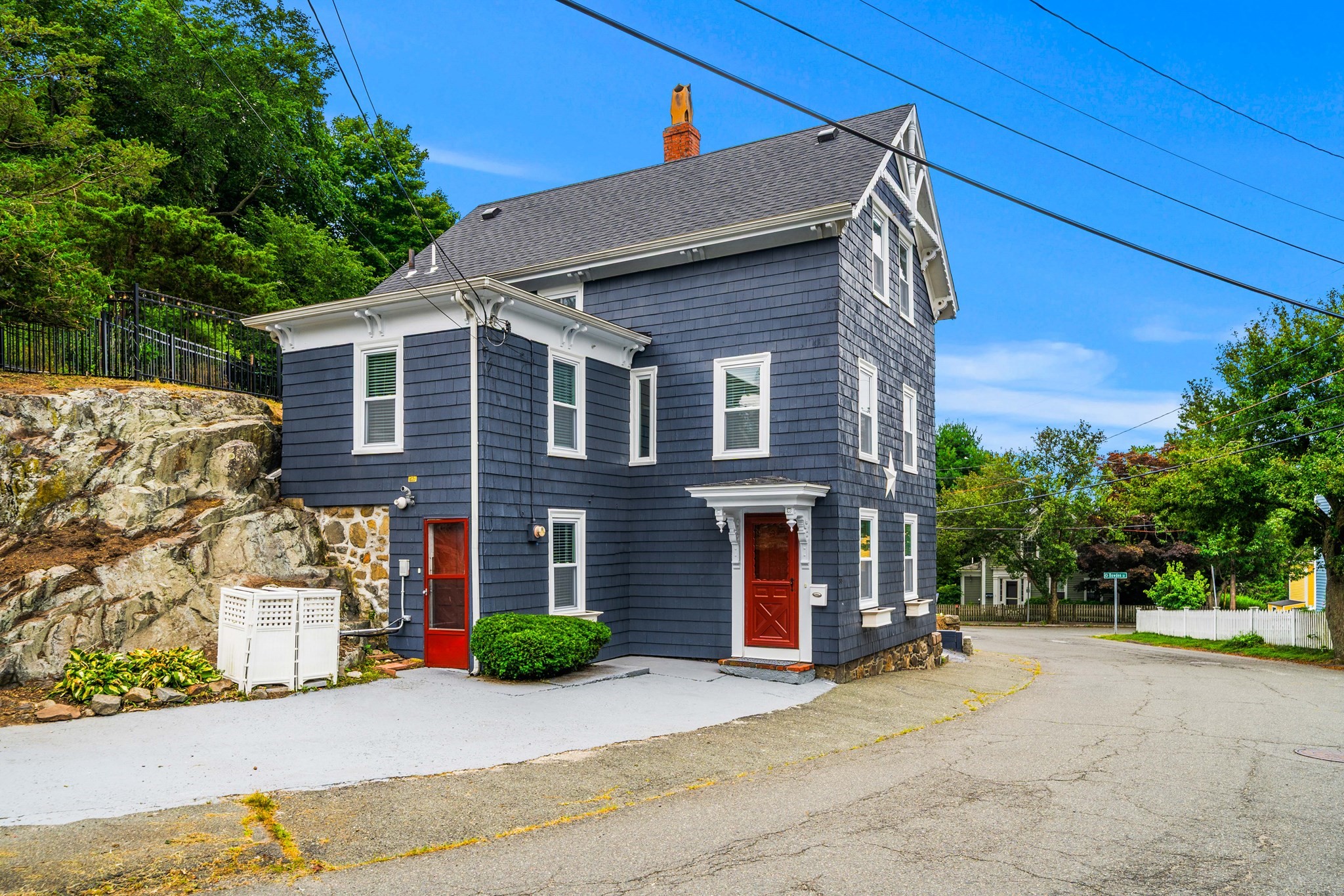 53 Sewall St, Marblehead, MA 01945
