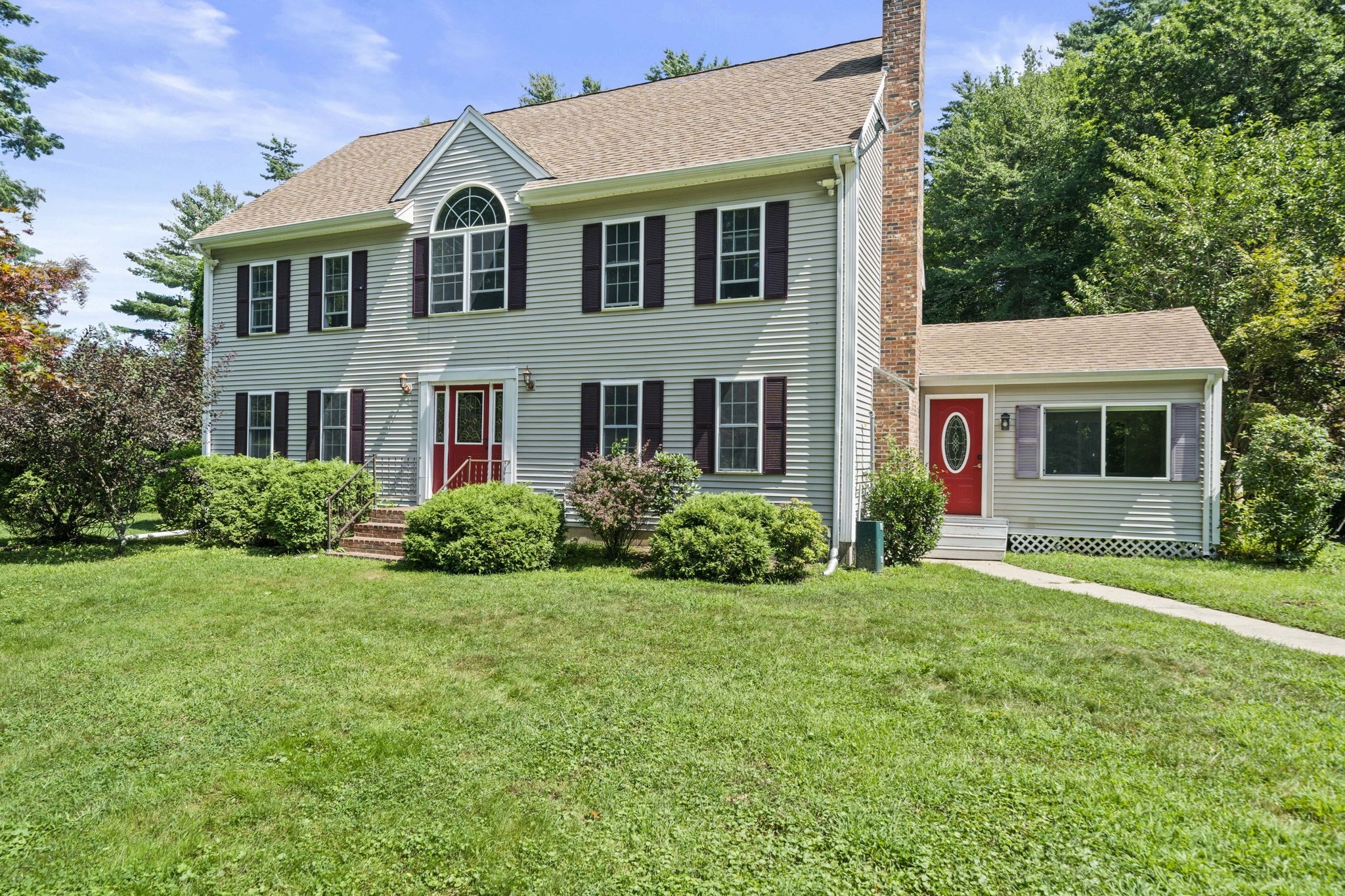 379 West Washington Street, Hanson, MA 02341