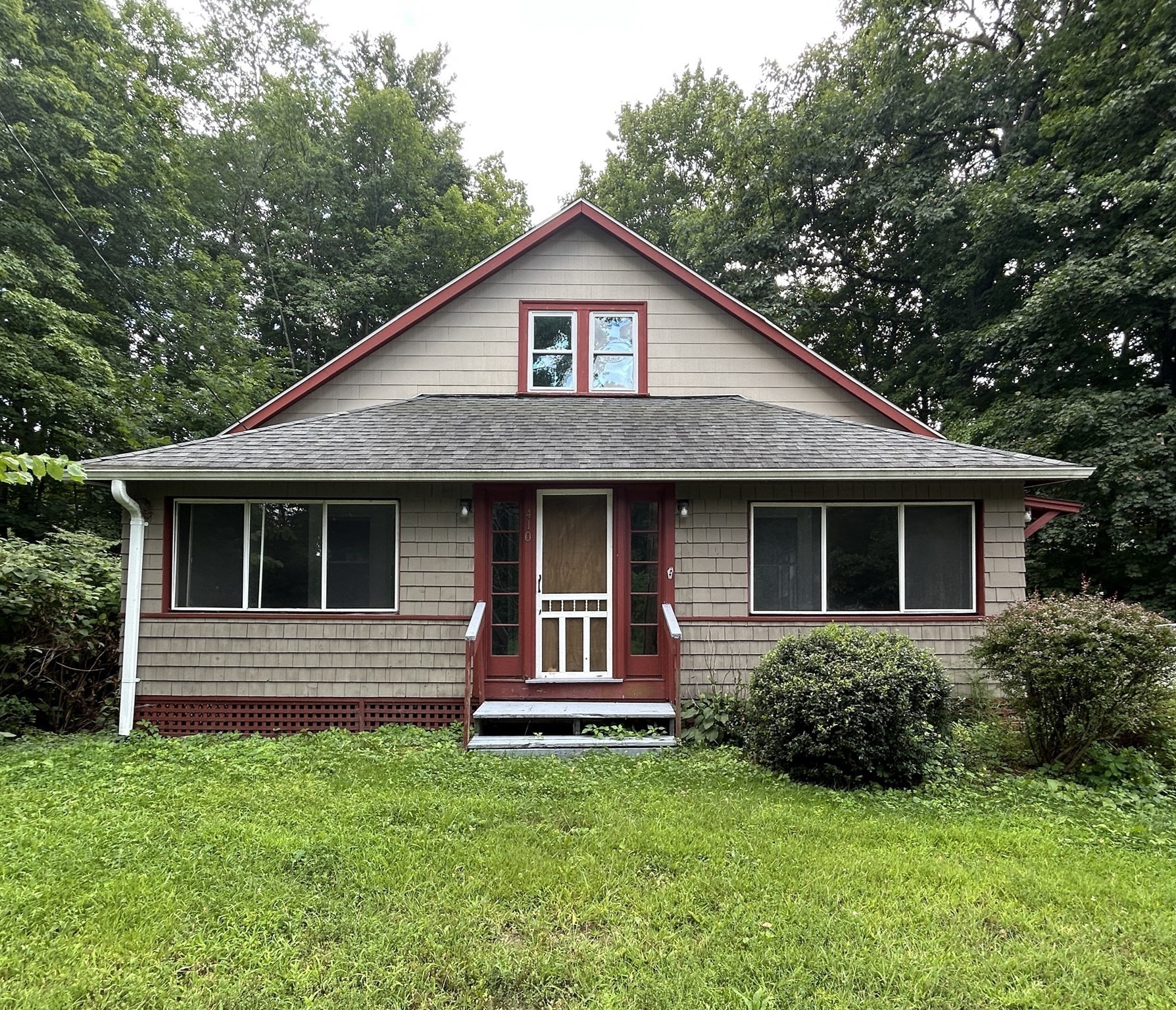 410 Silver St, Greenfield, MA 01301