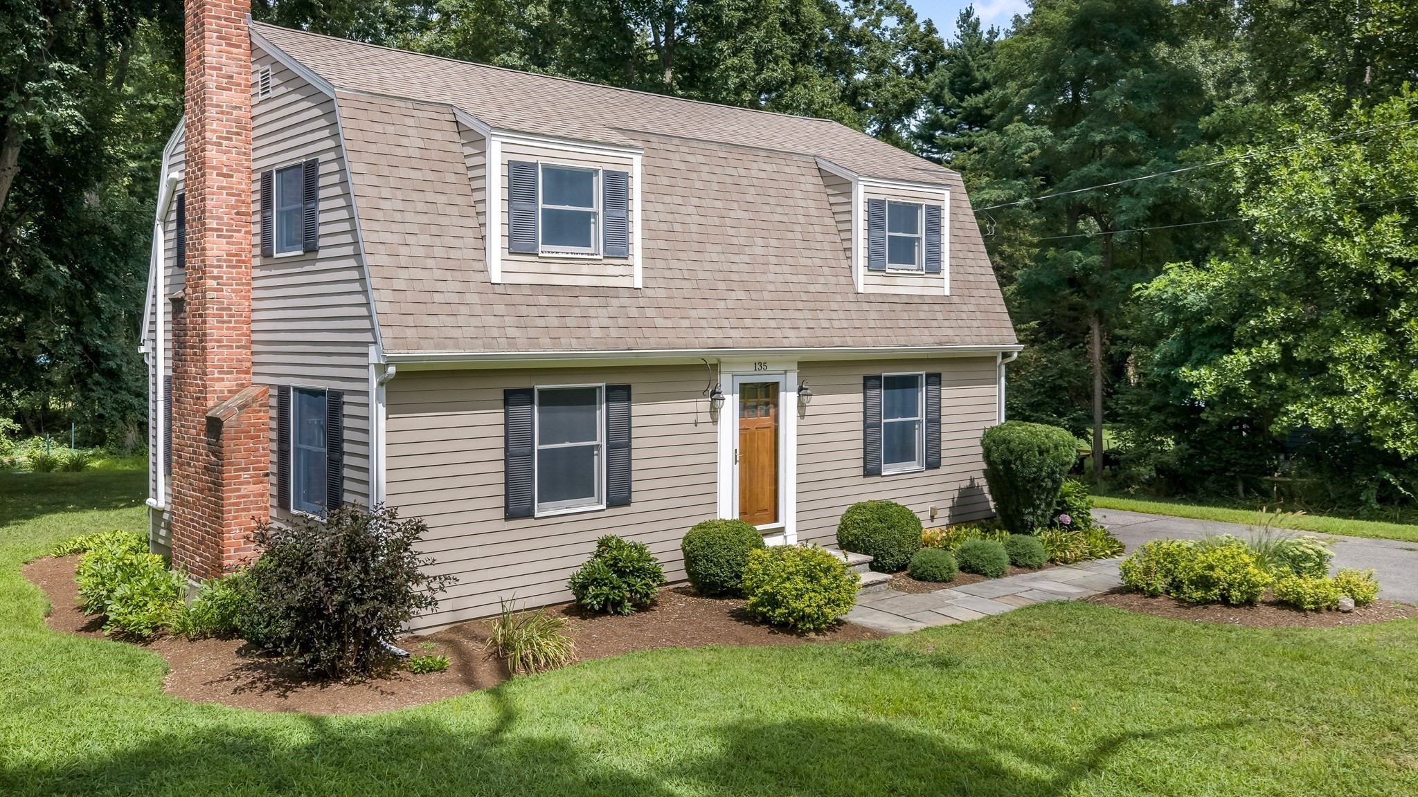 135 Linebrook Rd, Ipswich, MA 01938