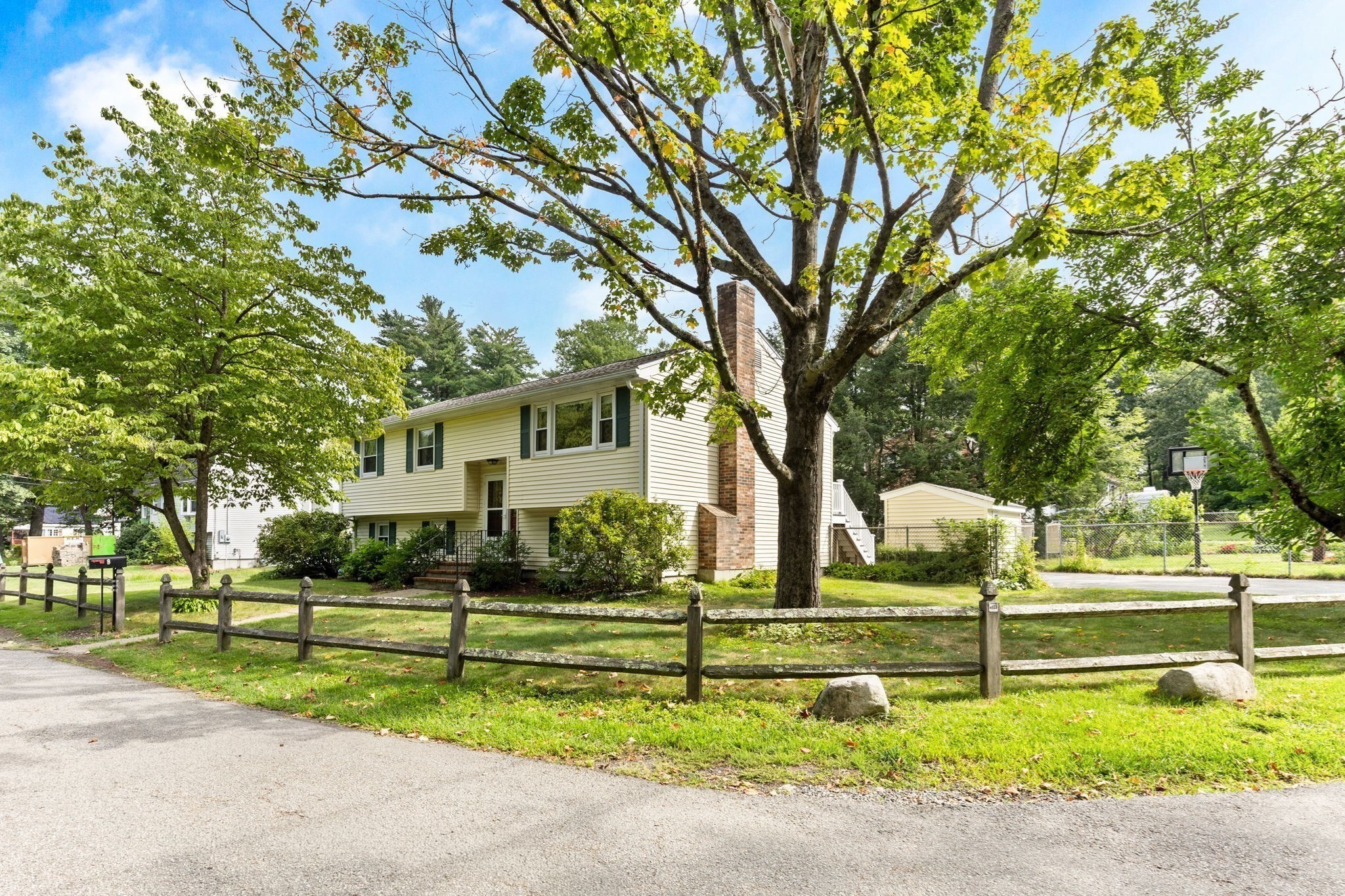 8 Green St, Billerica, MA 01821