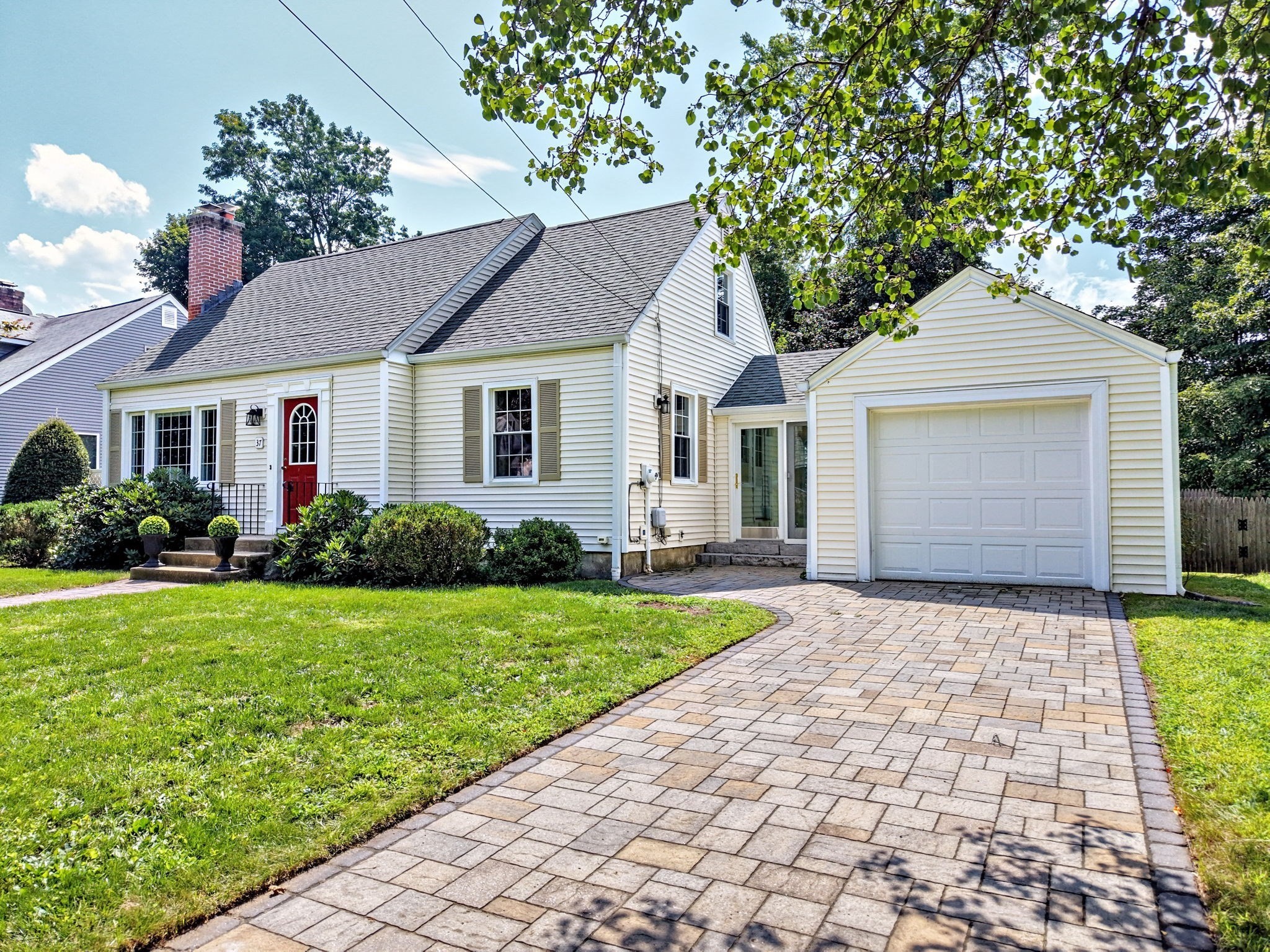 37 Nevins Avenue, Longmeadow, MA 01106