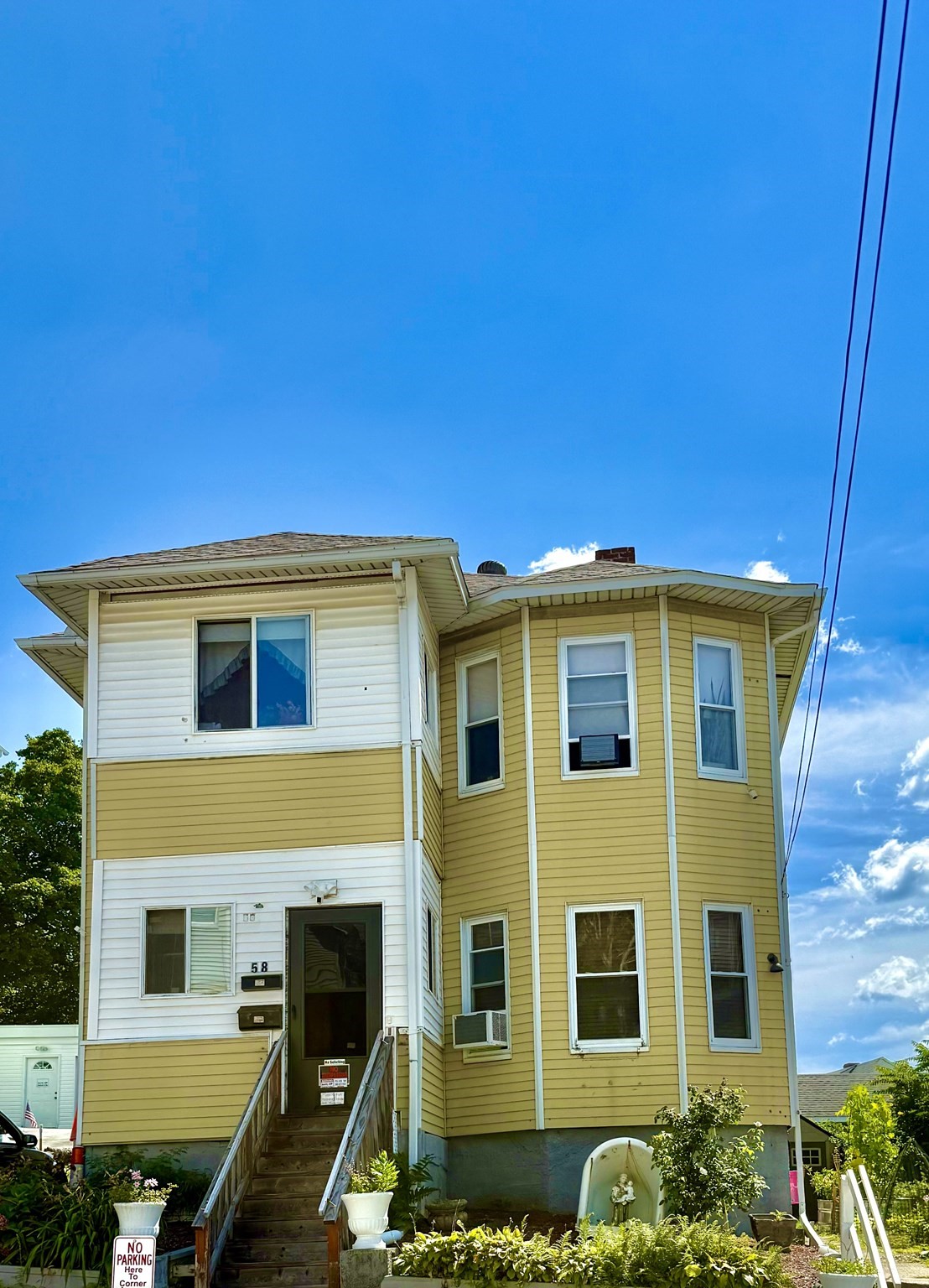 58 Gage St, Worcester, MA 01605