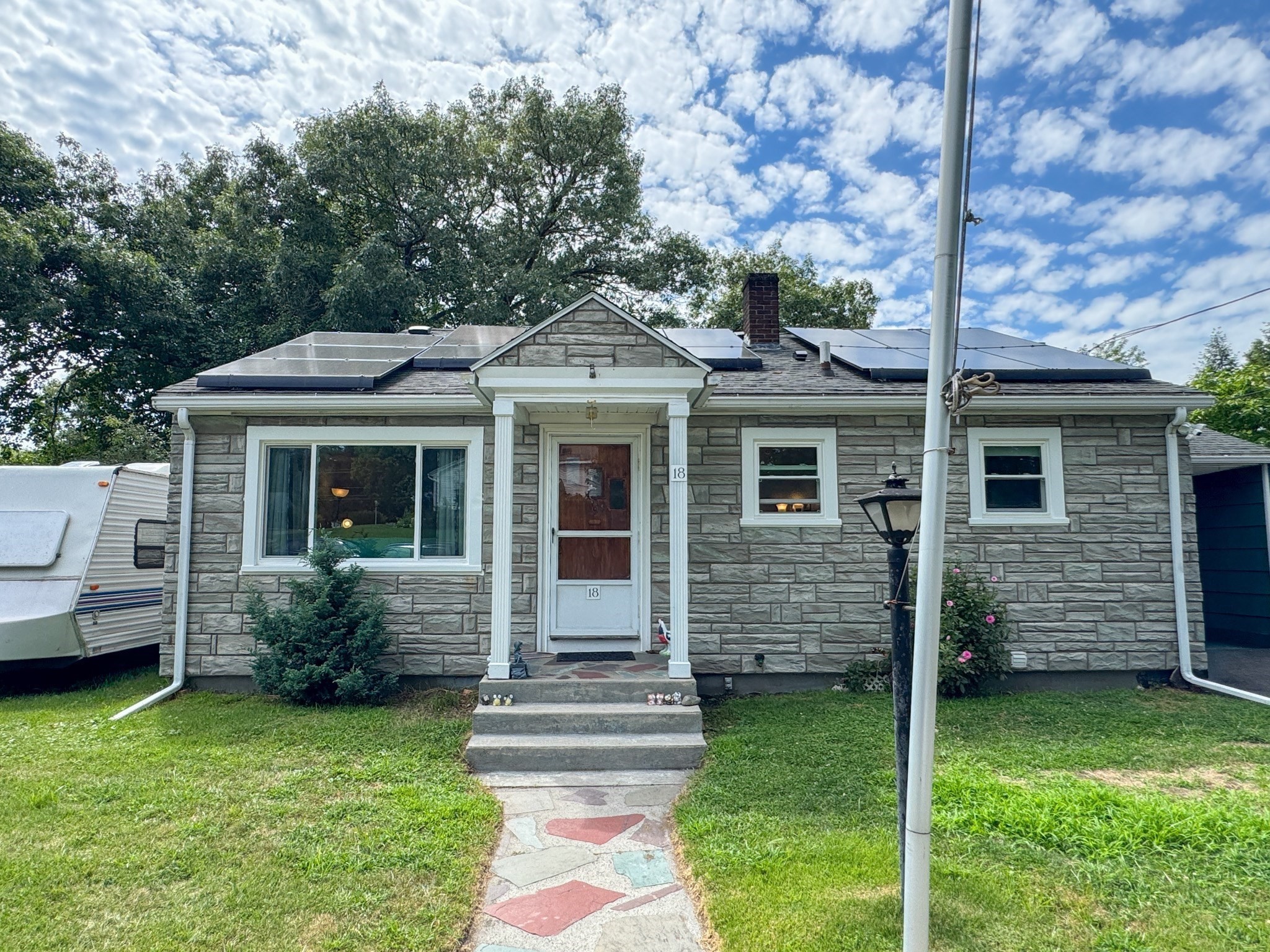 18 Woodland Cir, Methuen, MA 01844