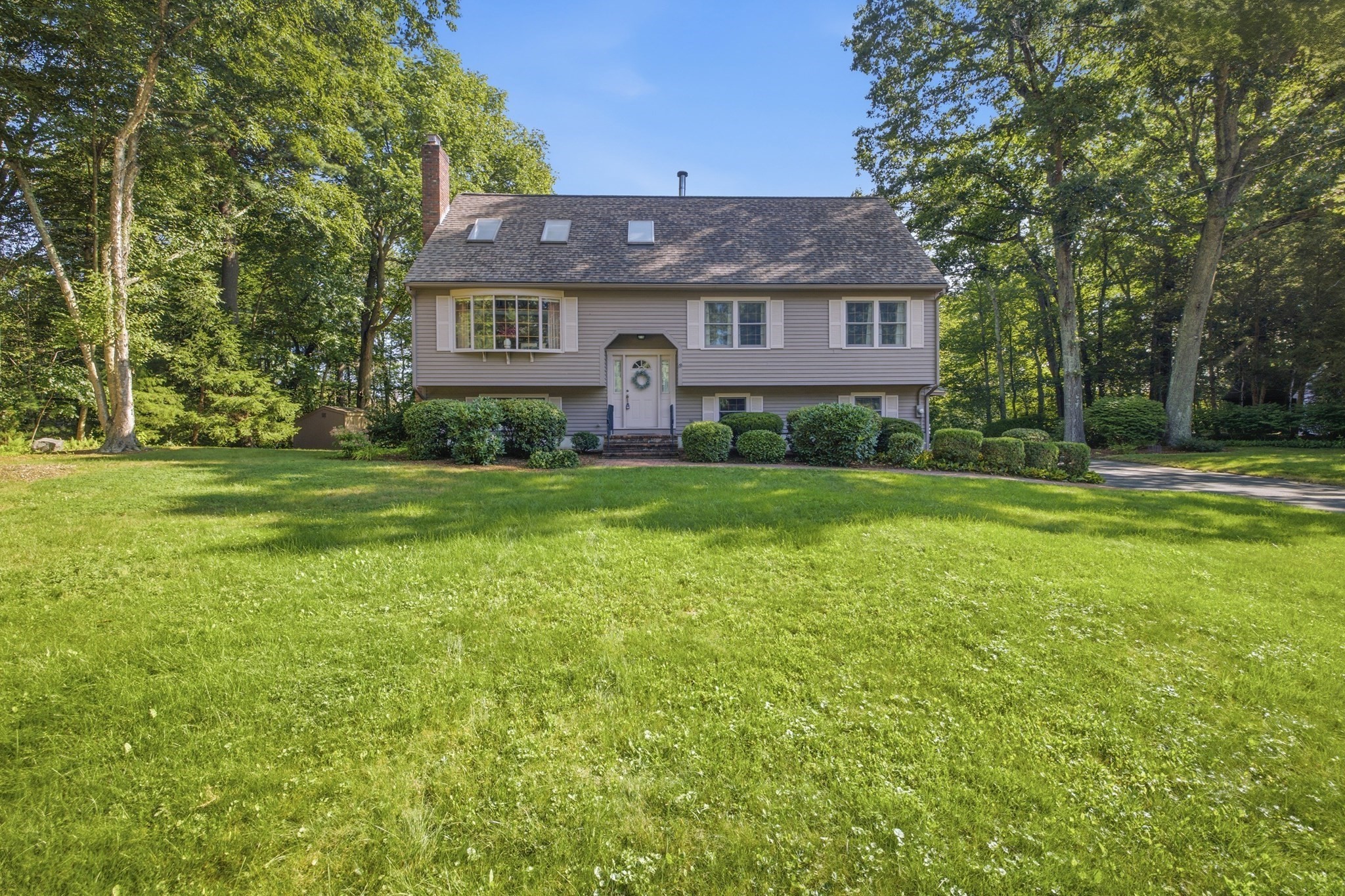 99 Overlook Dr, Raynham, MA 02767