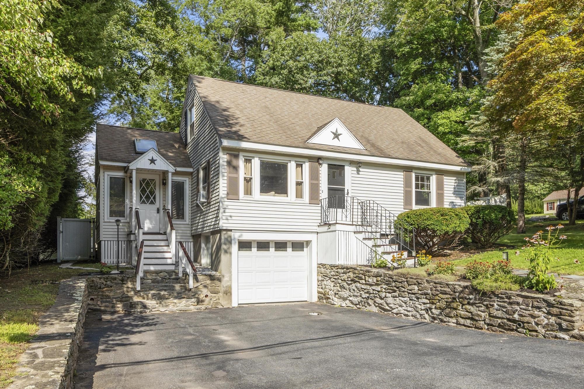214 Brigham Hill Rd, Grafton, MA 01536