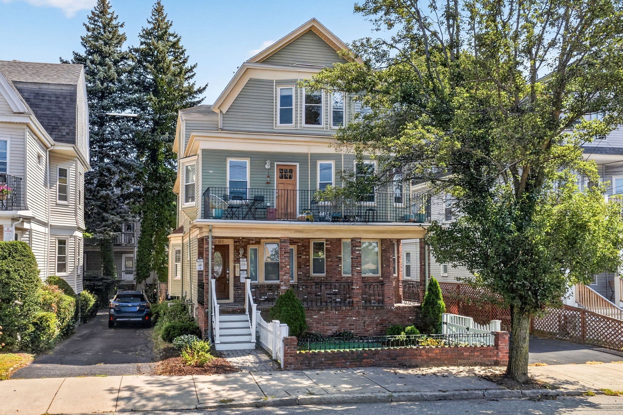 201 College Ave Unit 3, Somerville, MA 02144