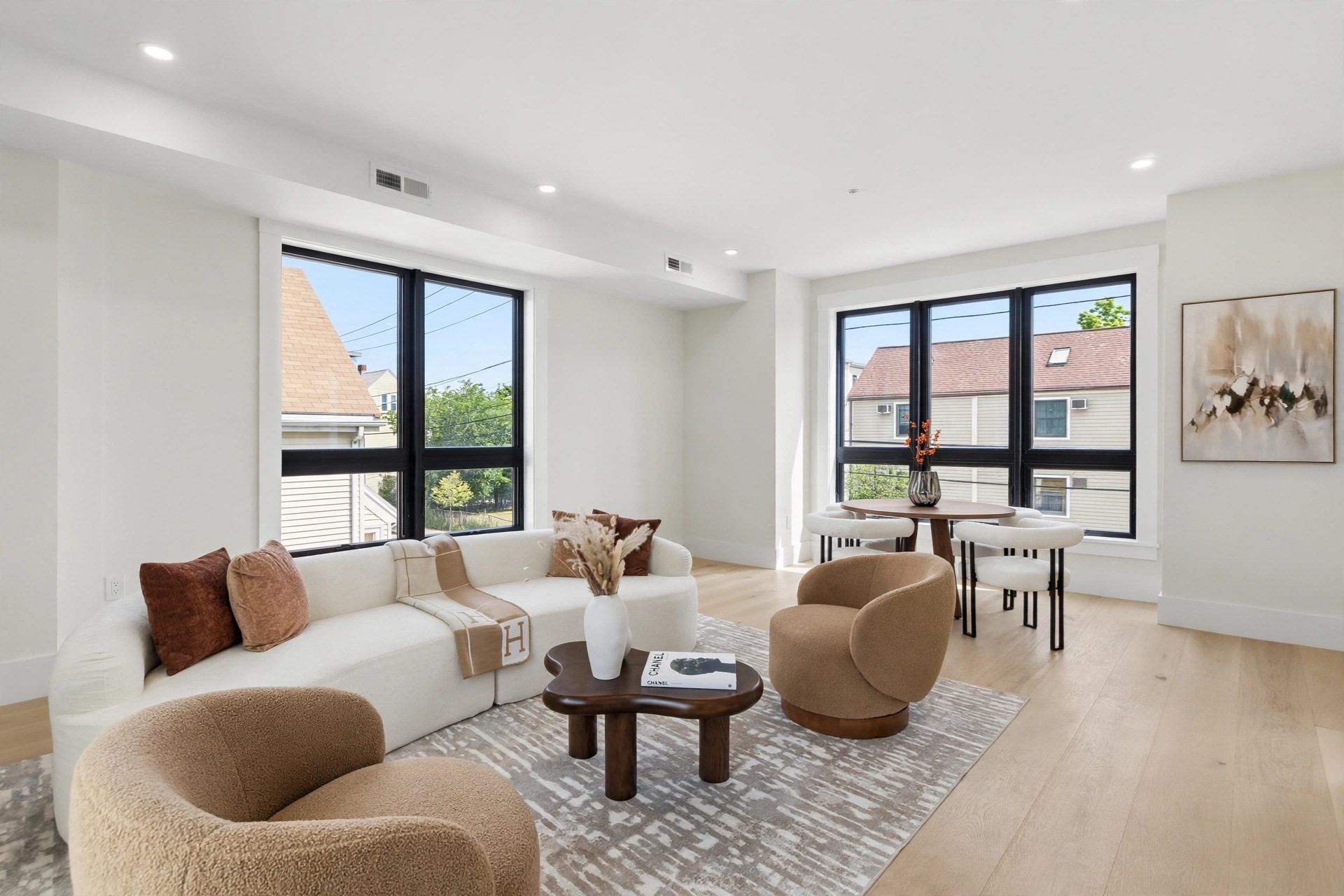 17 Holmes Unit 2R, Quincy, MA 02171