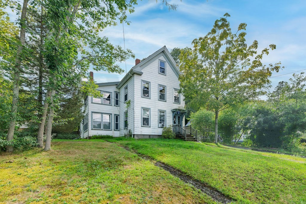 46 Hollis St, Weymouth, MA 02190