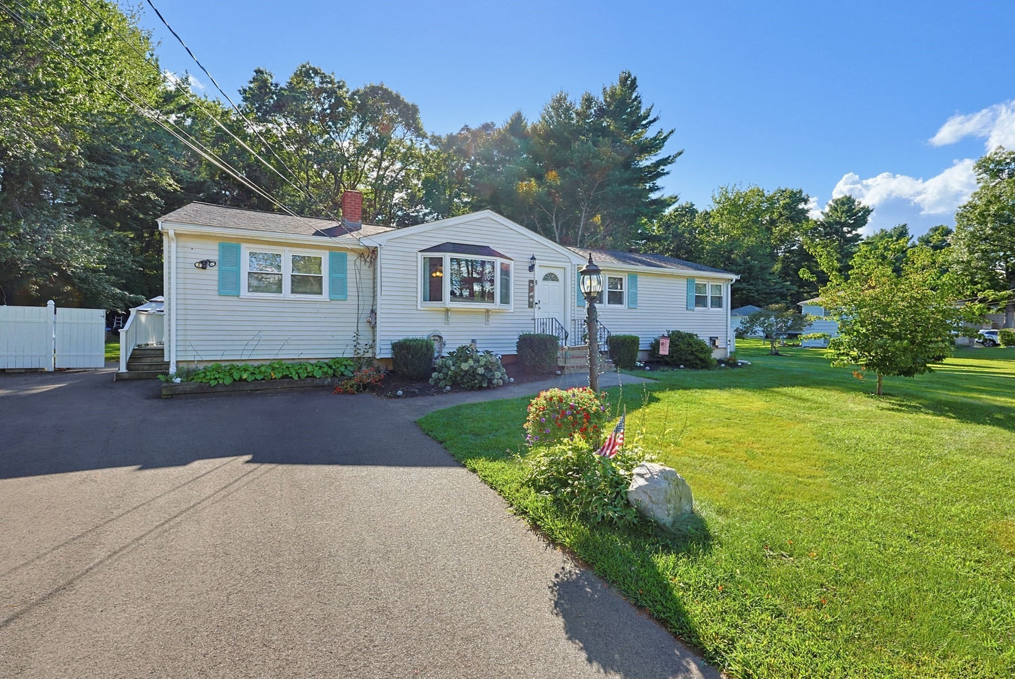 8 Pontiac Rd, Walpole, MA 02081