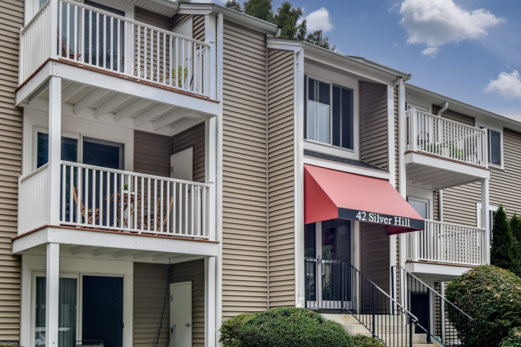 42 Silver Hill Lane Unit 5, Natick, MA 01760